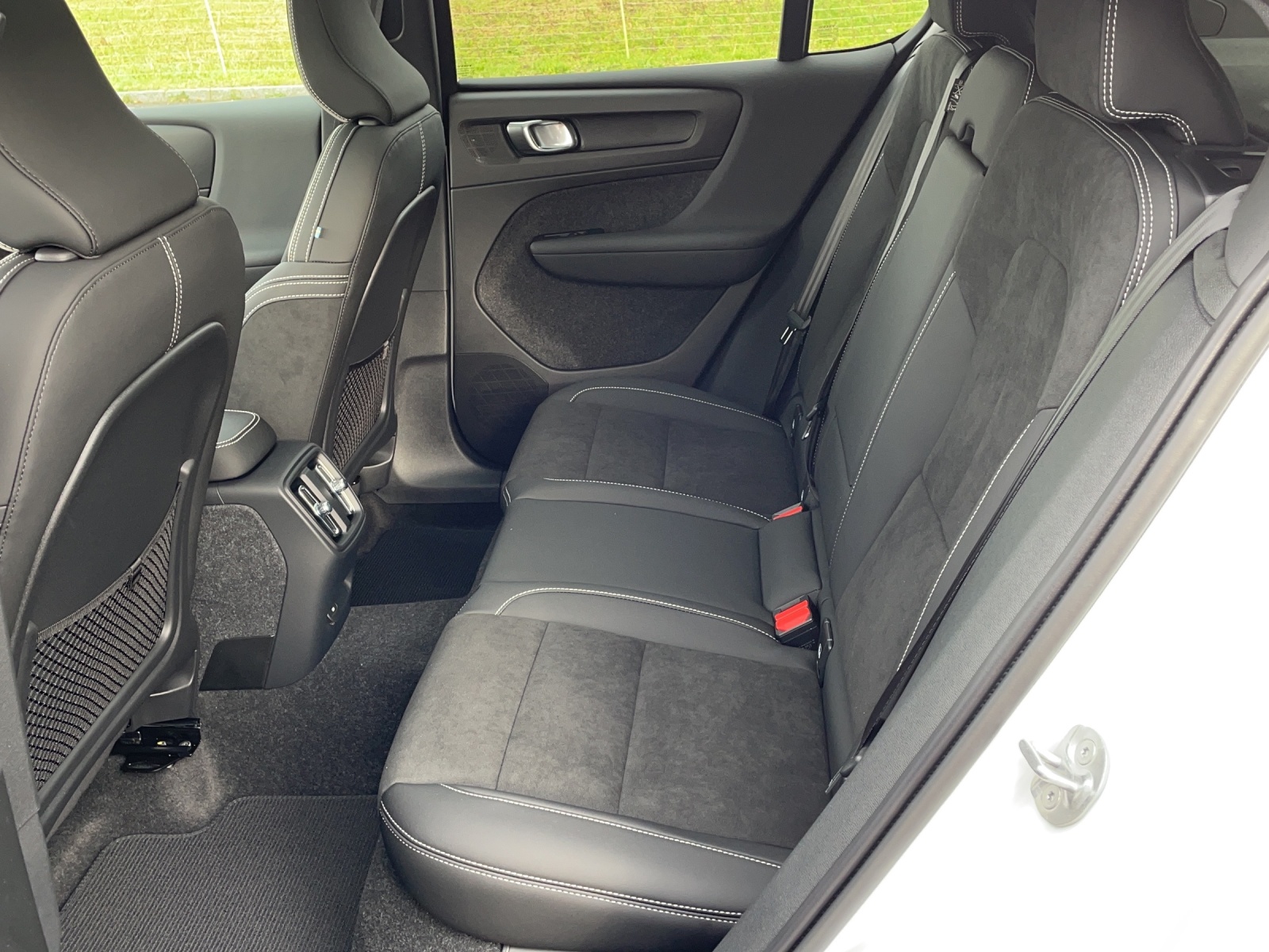 VOLVO C40 P8 Twin Recharge Ultimate AWD-image-9