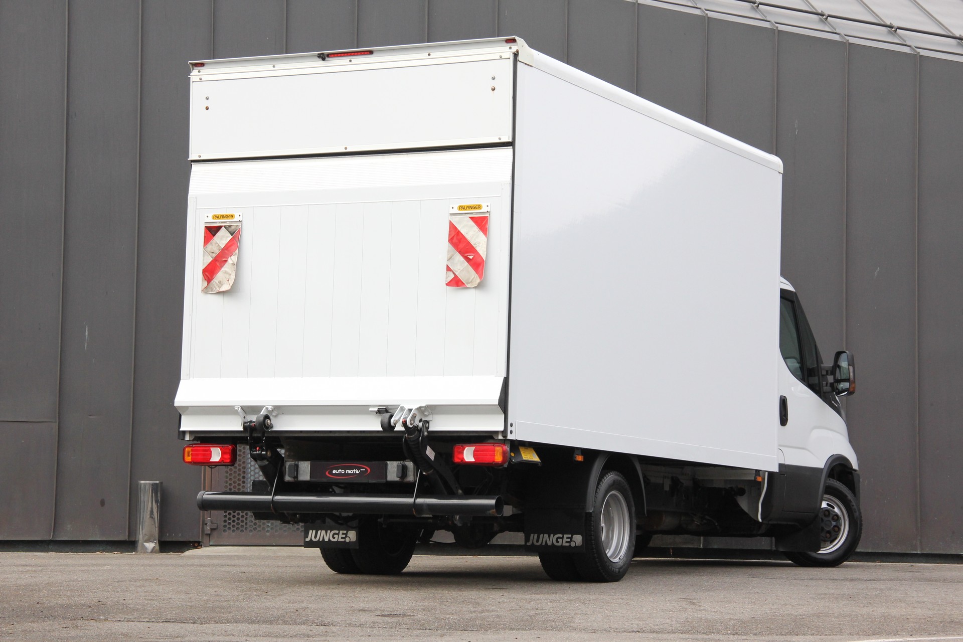 IVECO 35 C 16 A8 **AUTOMAT** **HEBEBÜHNE** **RÜCKFAHRKAMERA** **KLIMAAUTOMATIK** °°SOFORT-VERFÜGBAR°°-image-1