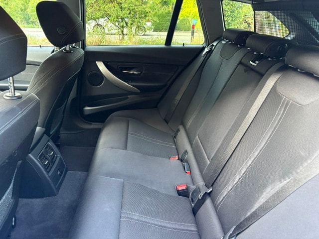 BMW 320d xDrive-image-3