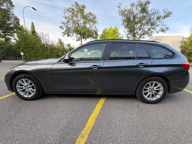 BMW 320d xDrive-image-0