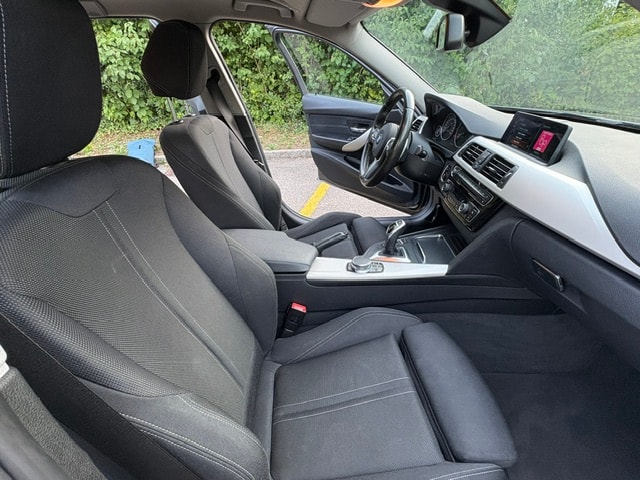 BMW 320d xDrive-image-2