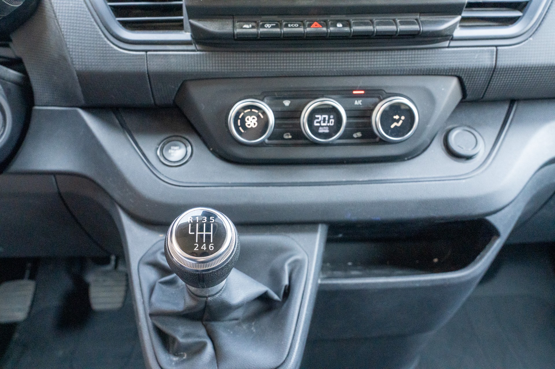 RENAULT Trafic 2.0 Blue dCi 130 Advance L2H1 EN-image-17