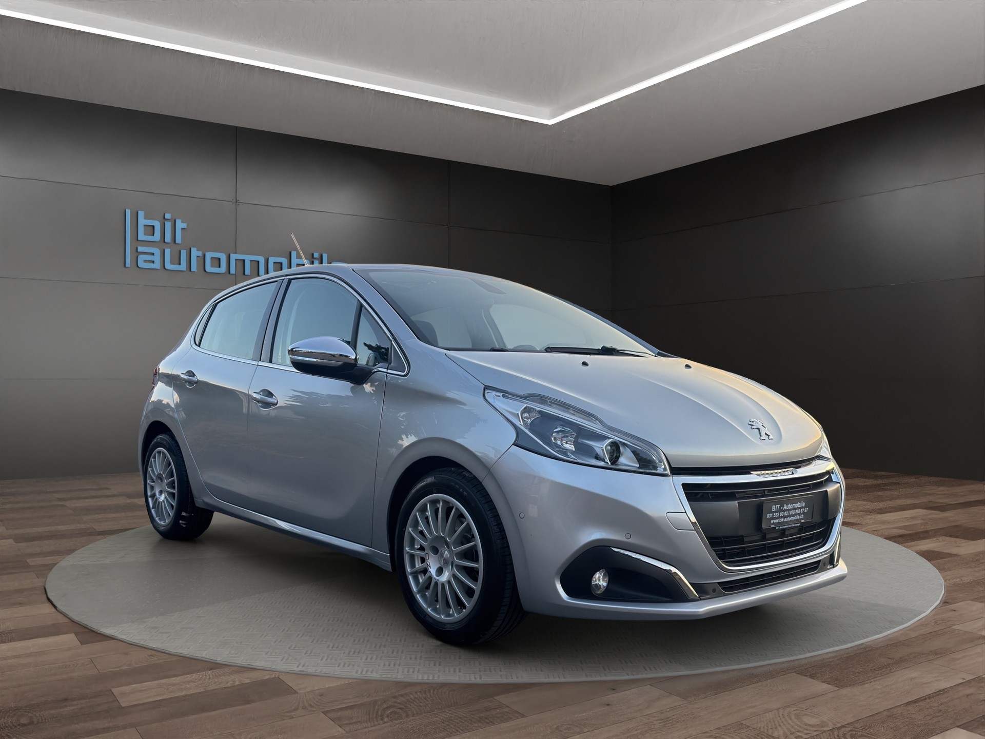 PEUGEOT 208 1.2 PureTech Allure EAT6-image-9