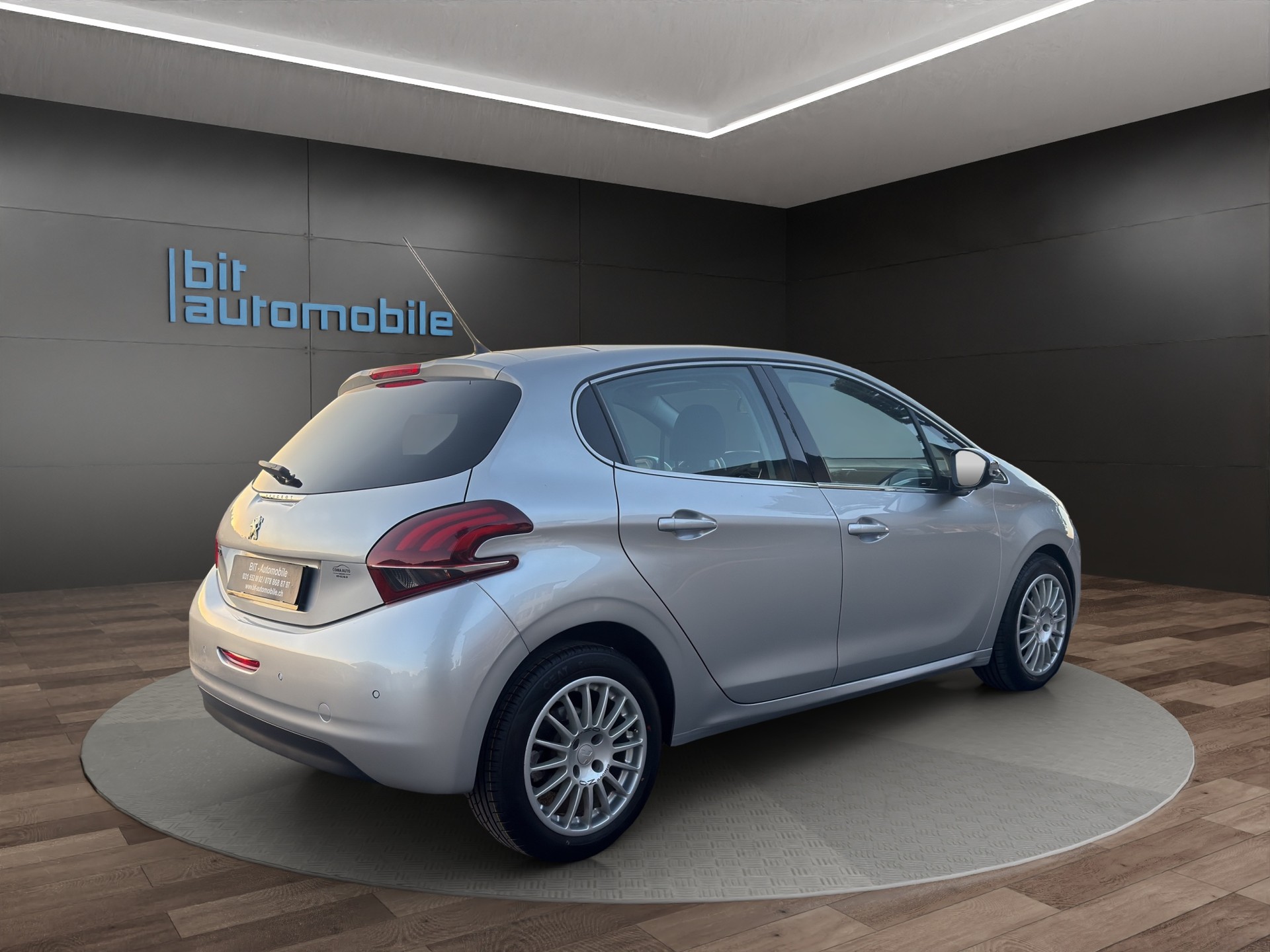 PEUGEOT 208 1.2 PureTech Allure EAT6-image-7