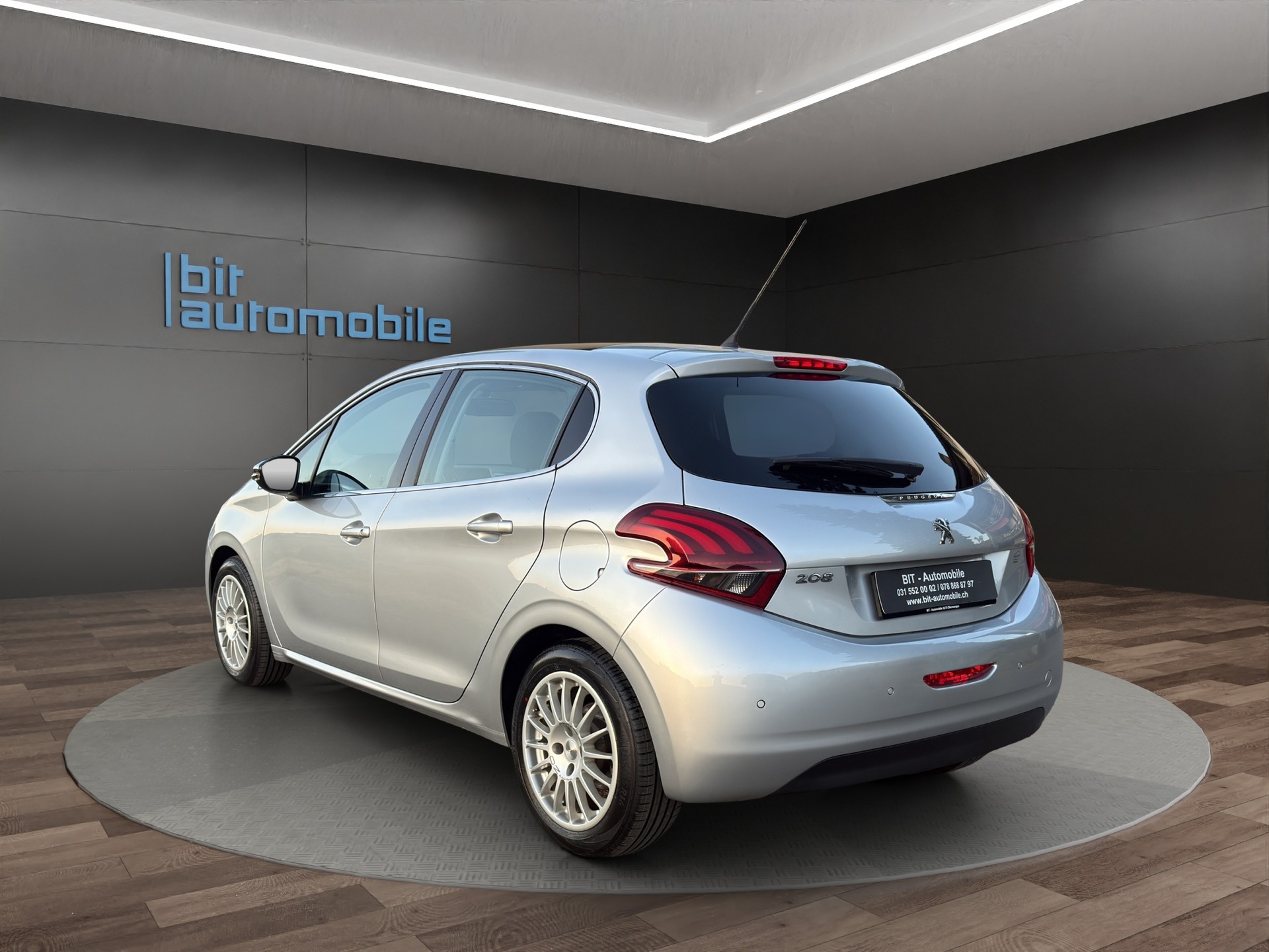 PEUGEOT 208 1.2 PureTech Allure EAT6-image-4