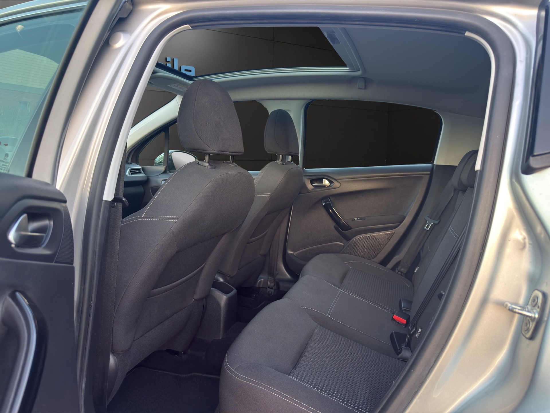 PEUGEOT 208 1.2 PureTech Allure EAT6-image-14
