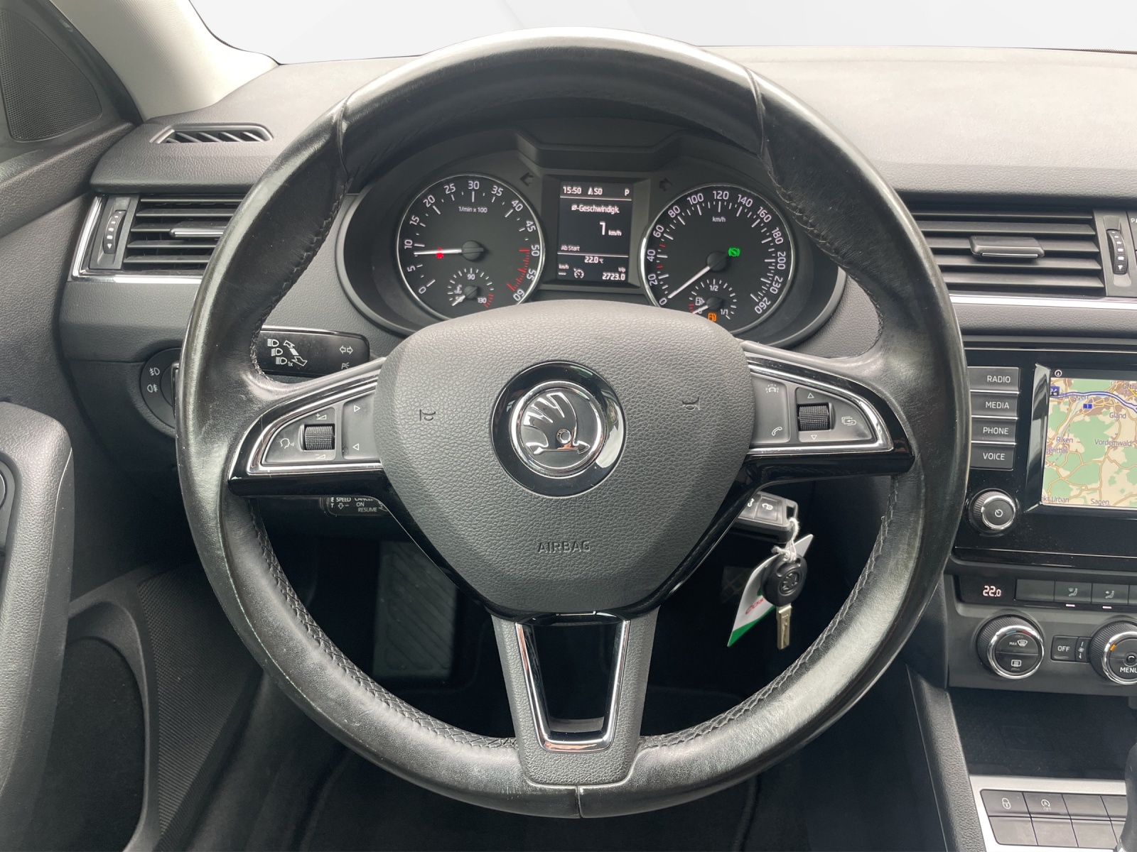 SKODA Octavia Combi 1.6 TDI 110 Ambition DSG-image-11