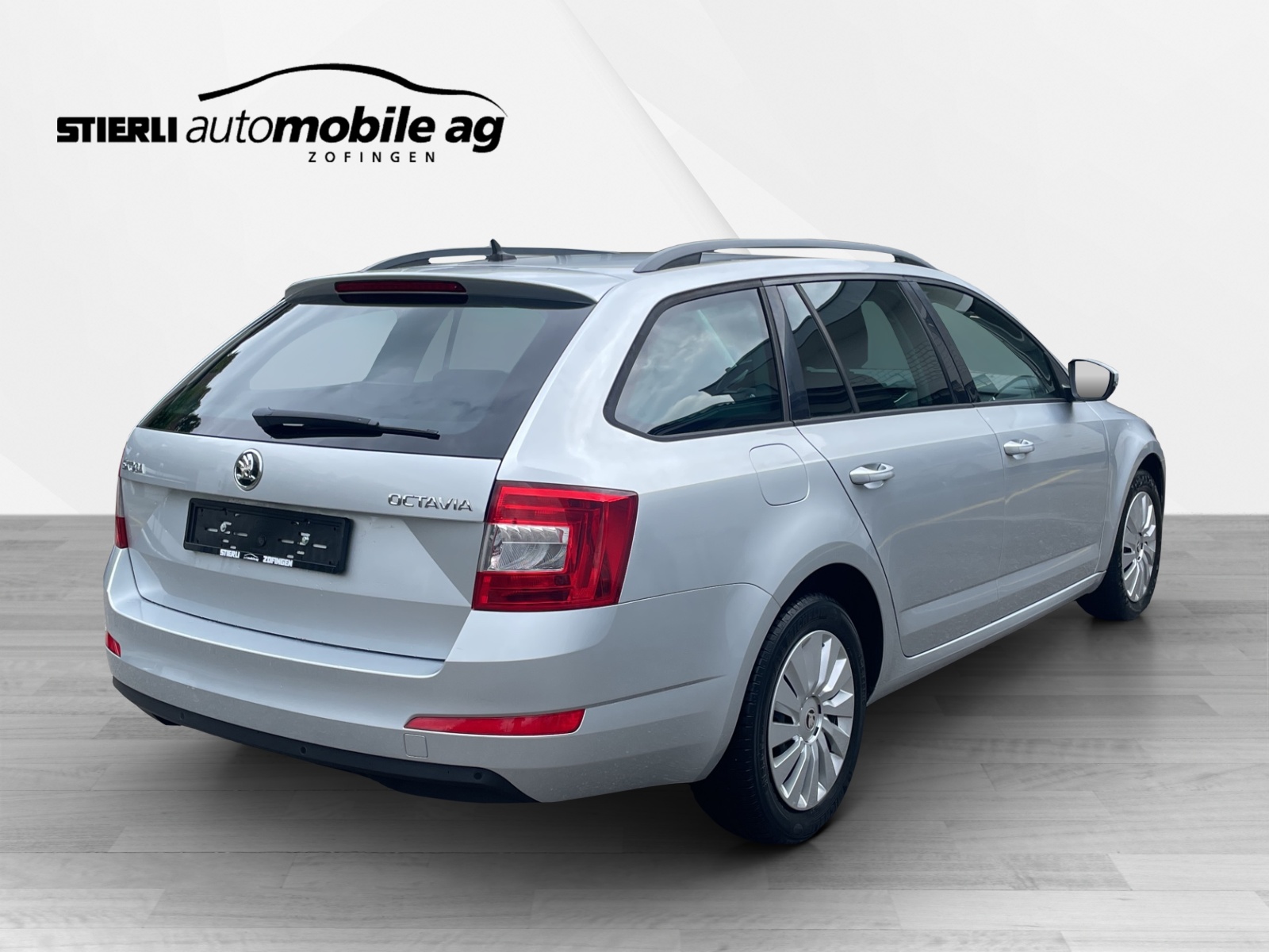 SKODA Octavia Combi 1.6 TDI 110 Ambition DSG-image-4