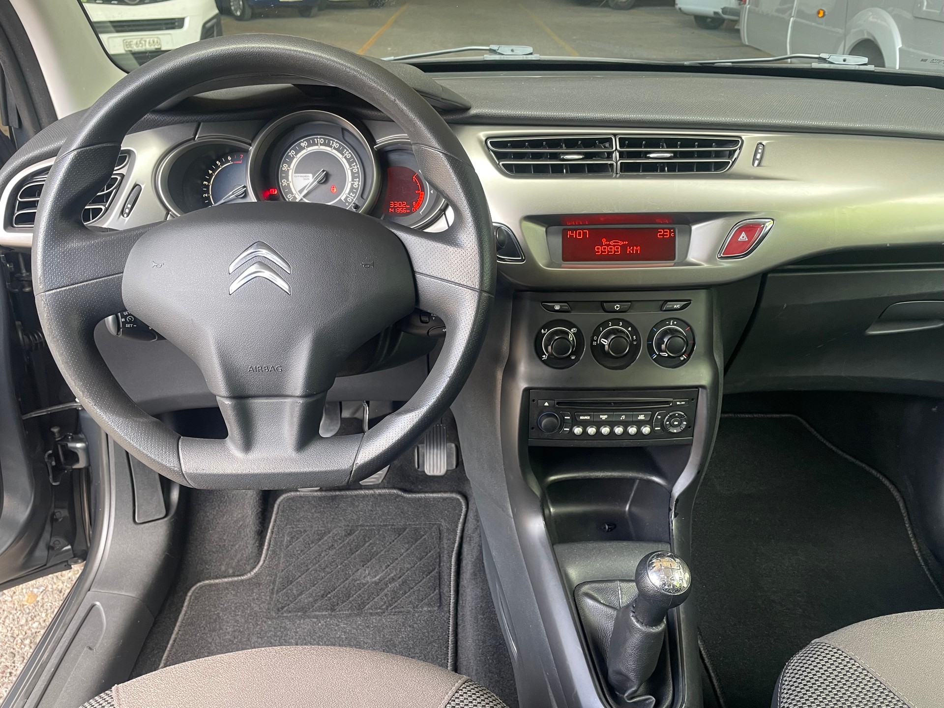 CITROEN C3 1.2i Attraction-image-4