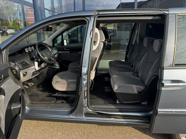 PEUGEOT 807 2.0 16V HDi Family+-image-4