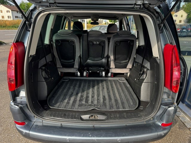 PEUGEOT 807 2.0 16V HDi Family+-image-6