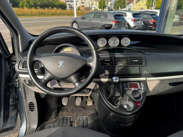 PEUGEOT 807 2.0 16V HDi Family+-image-5