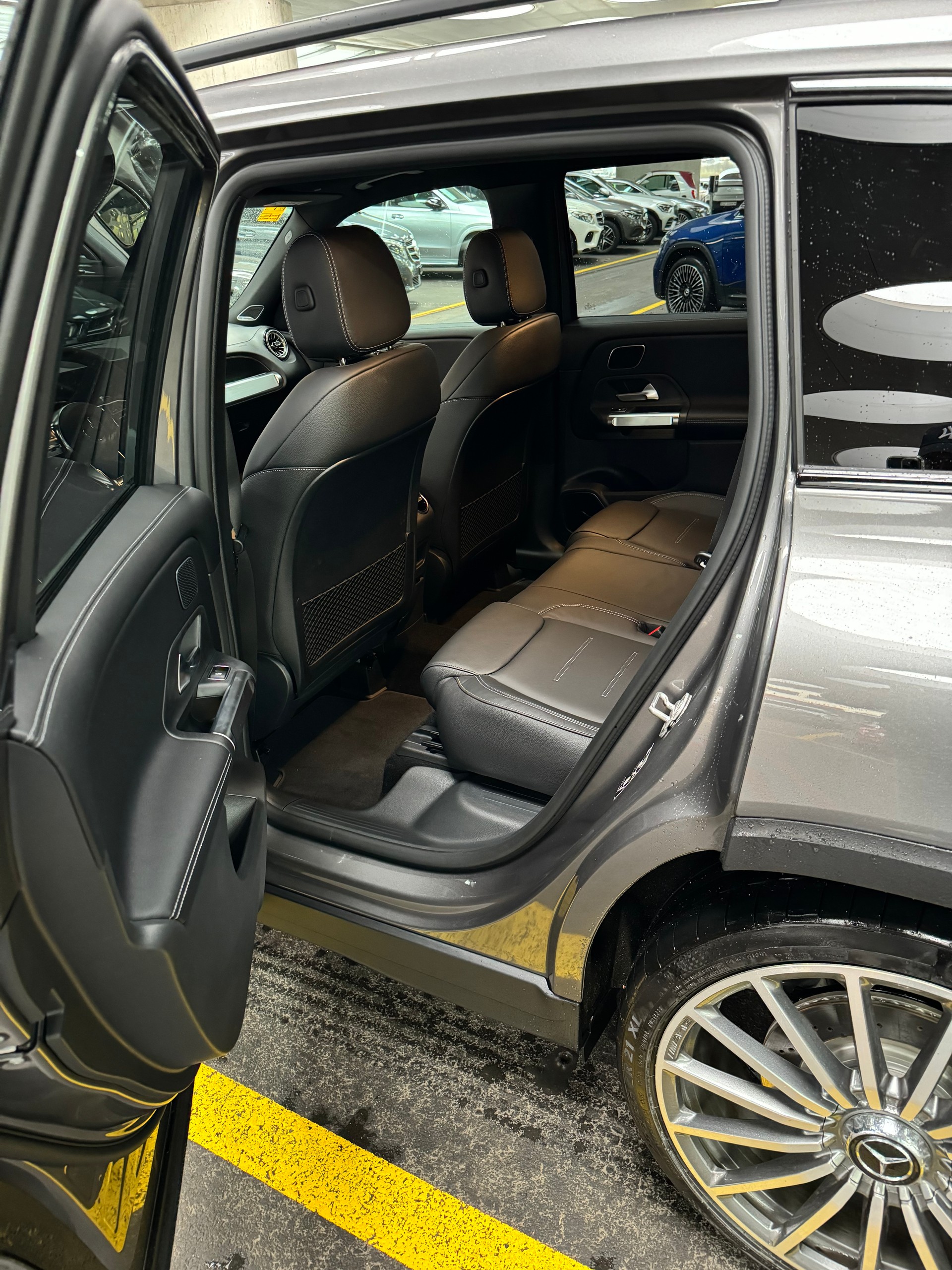 MERCEDES-BENZ GLB 35 AMG 4matic-image-4