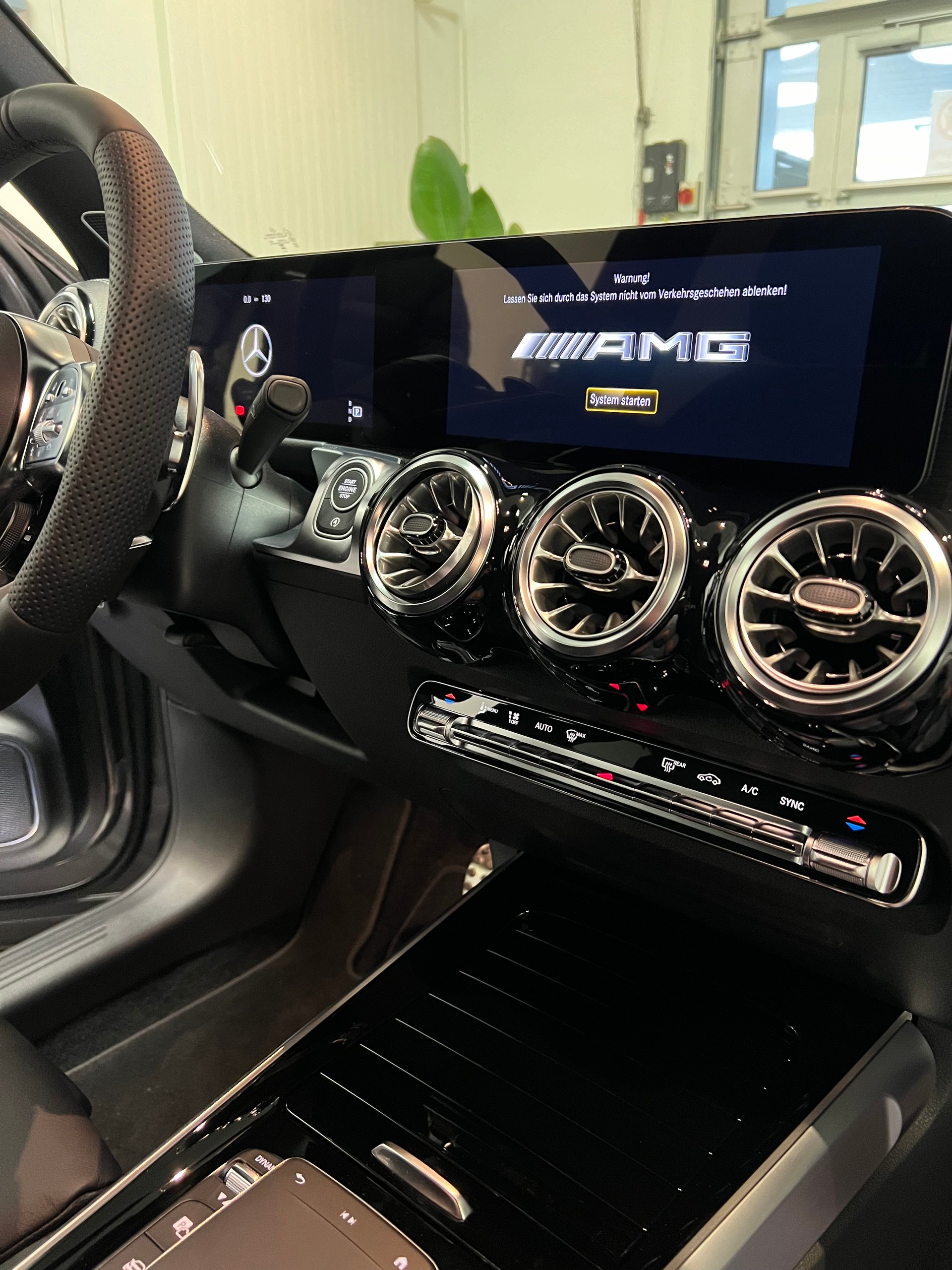 MERCEDES-BENZ GLB 35 AMG 4matic-image-5