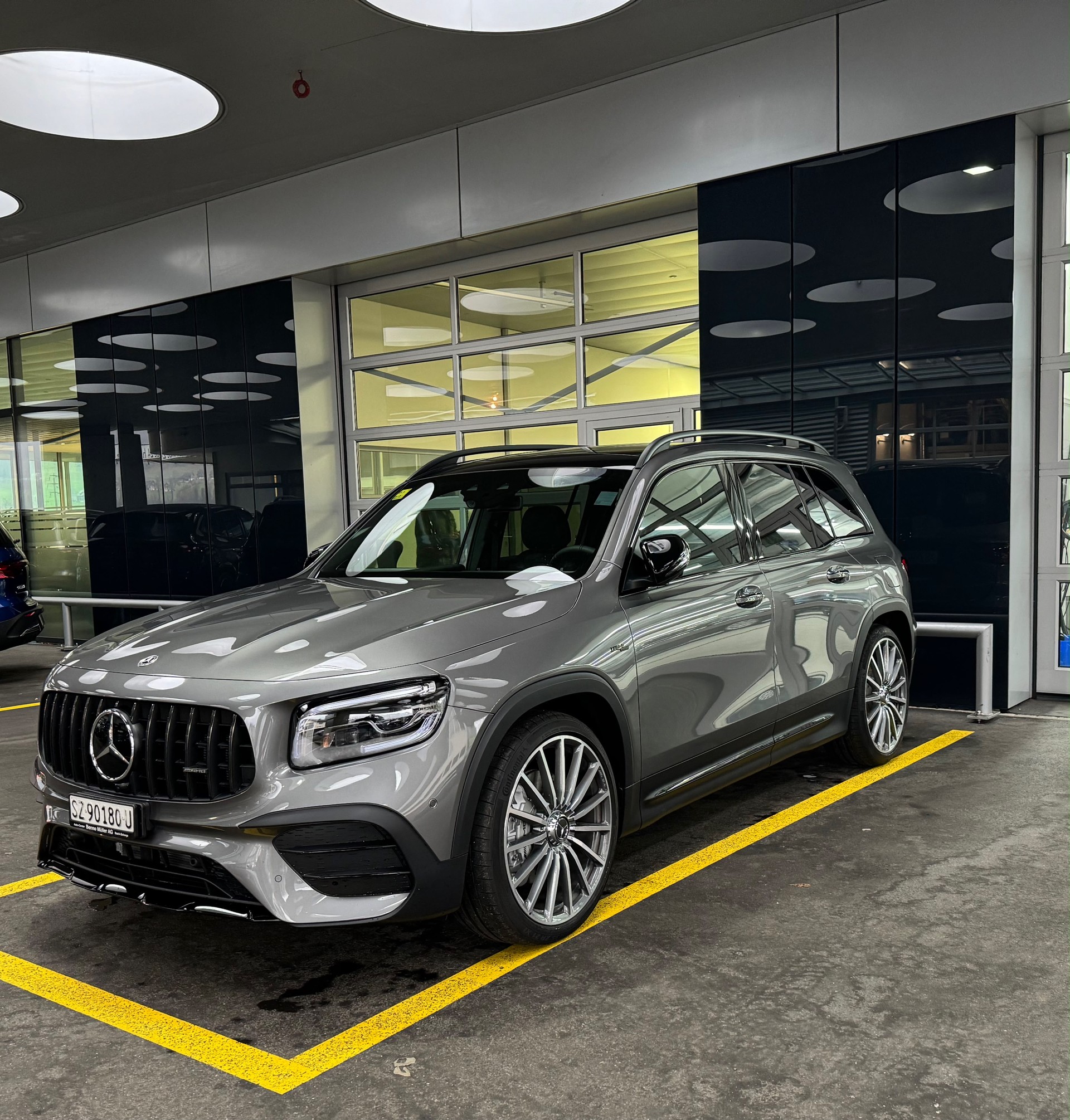 MERCEDES-BENZ GLB 35 AMG 4matic-image-0