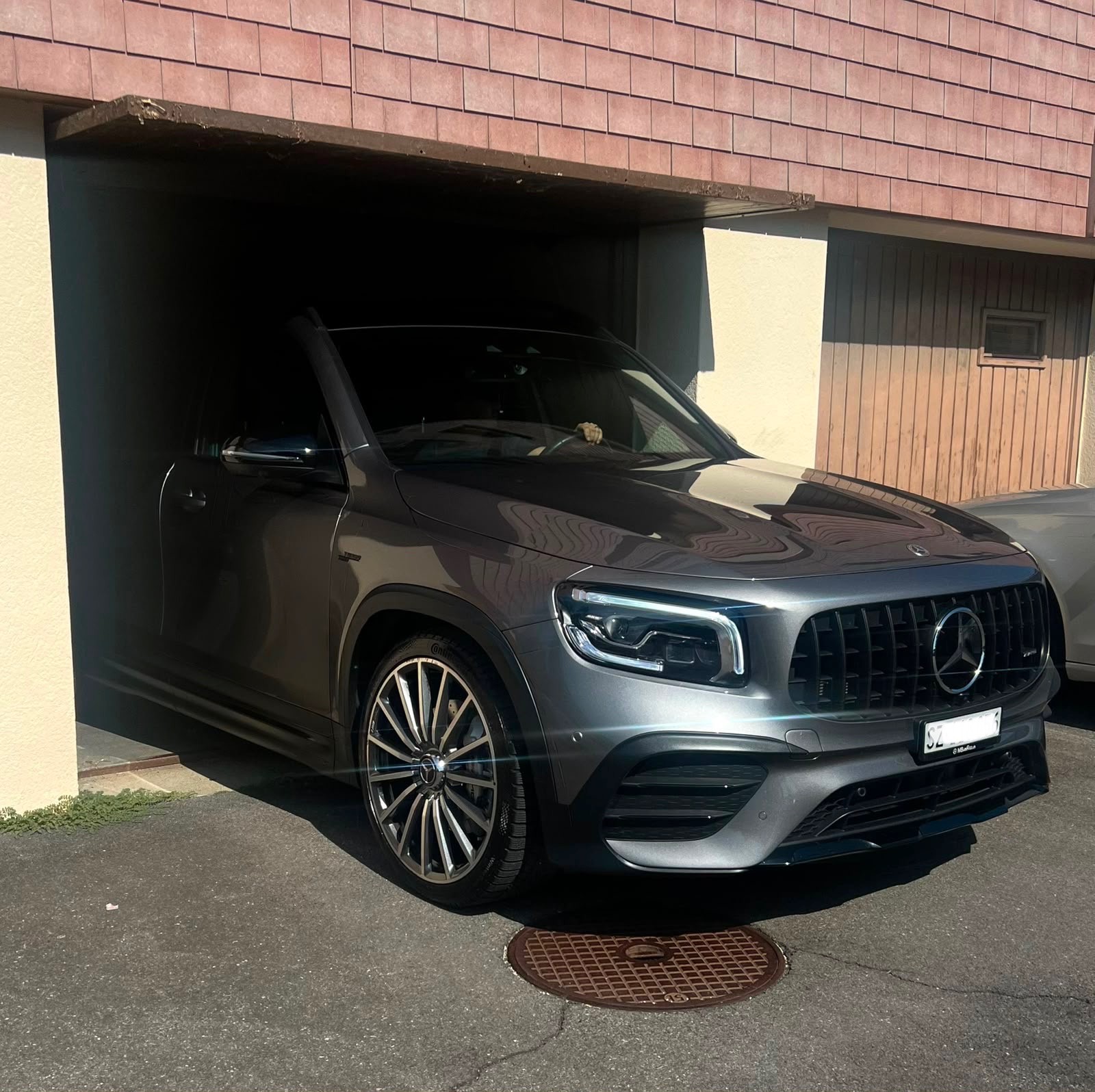 MERCEDES-BENZ GLB 35 AMG 4matic-image-3