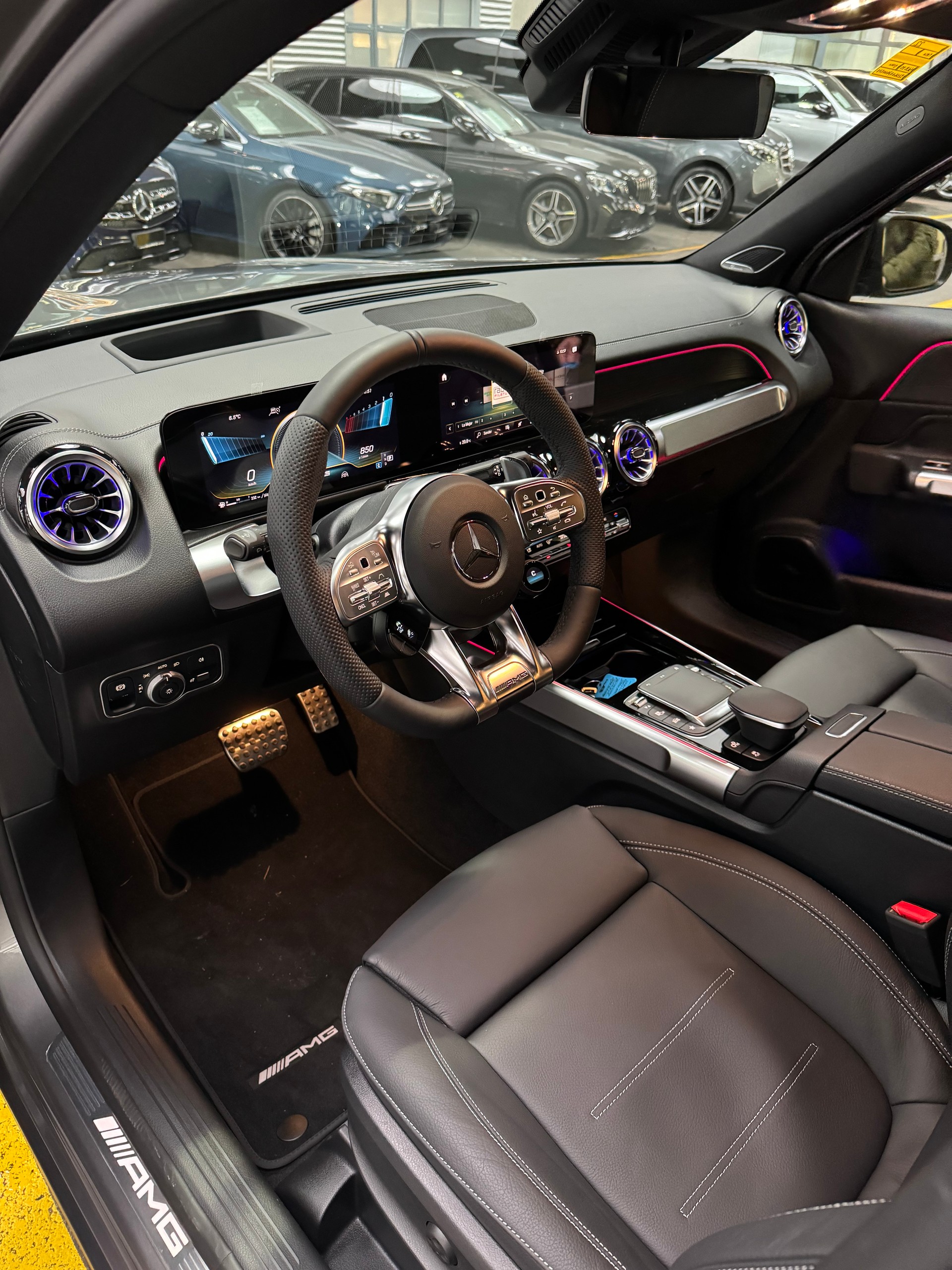 MERCEDES-BENZ GLB 35 AMG 4matic-image-3