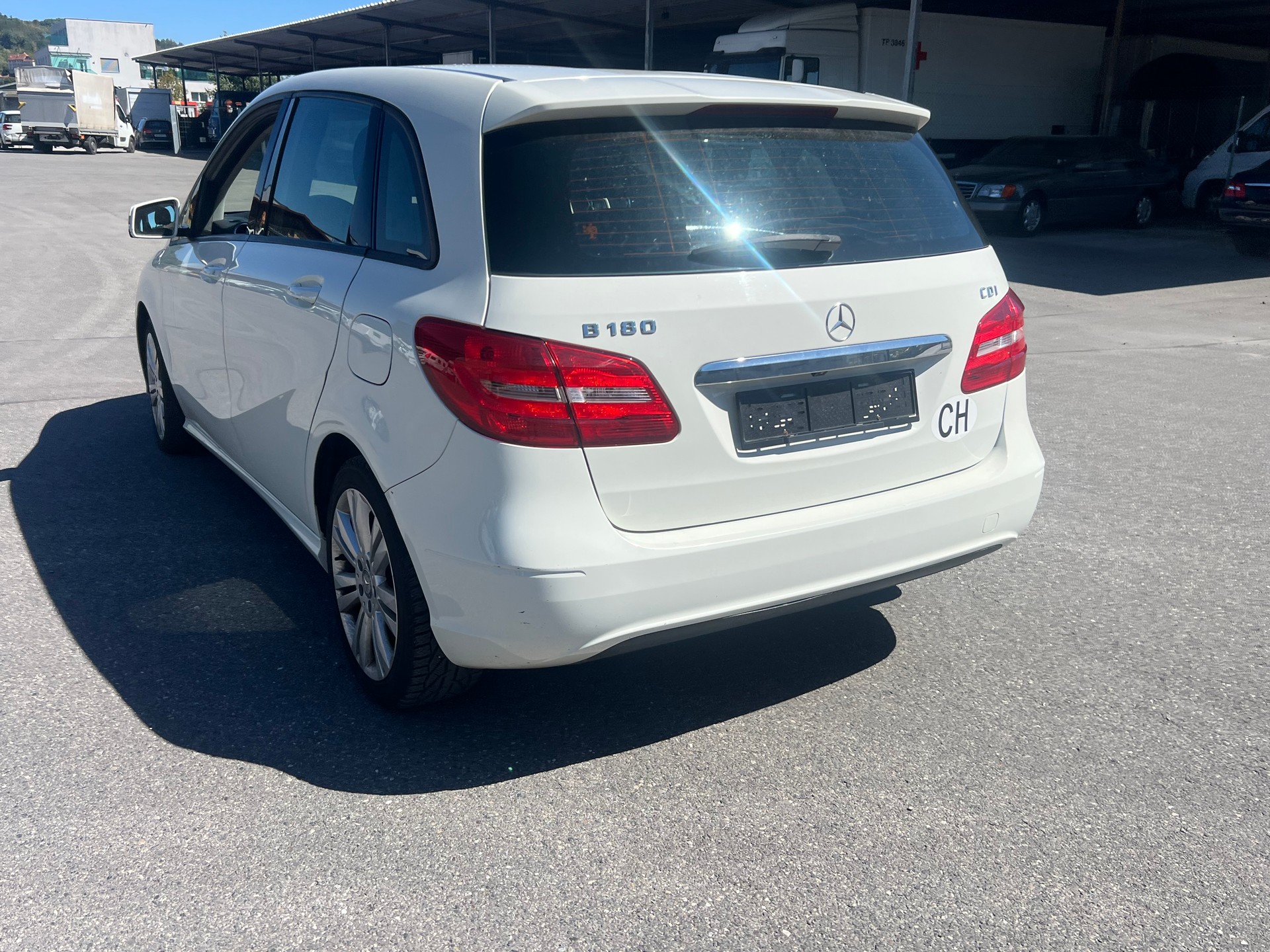 MERCEDES-BENZ B 180-image-3