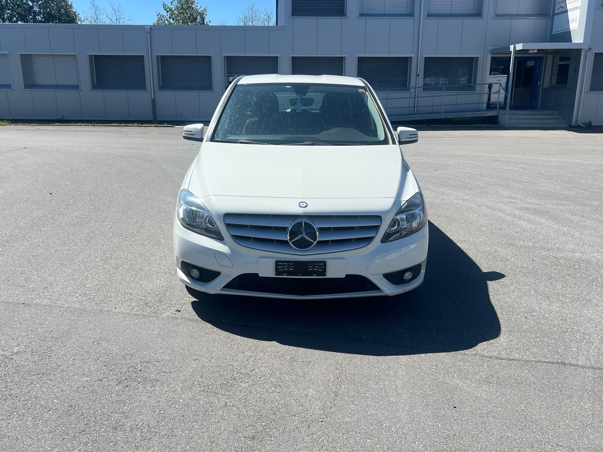 MERCEDES-BENZ B 180-image-0