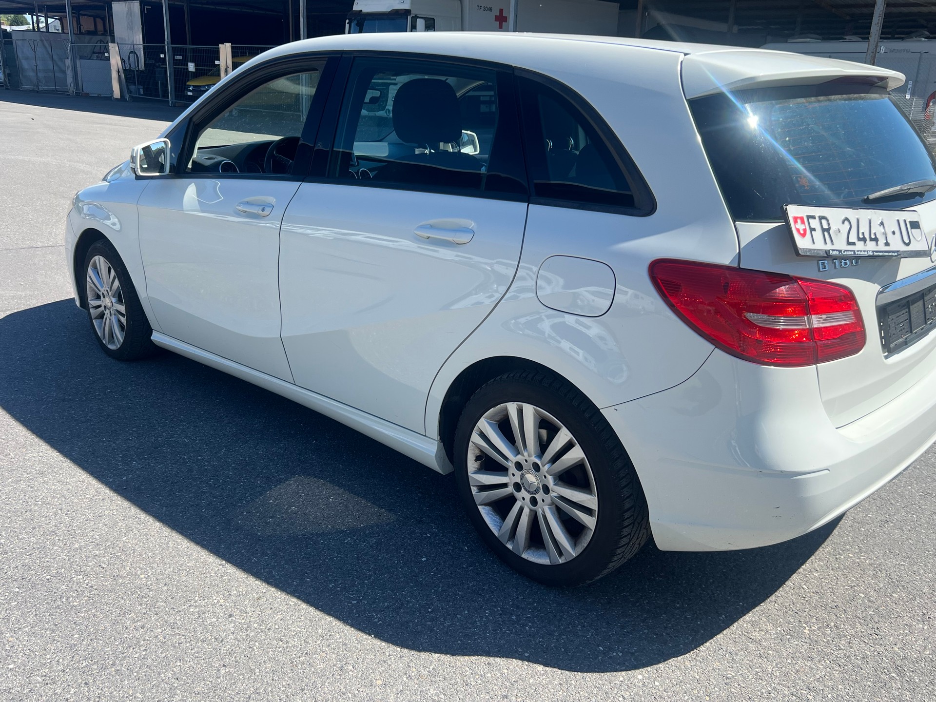 MERCEDES-BENZ B 180-image-5