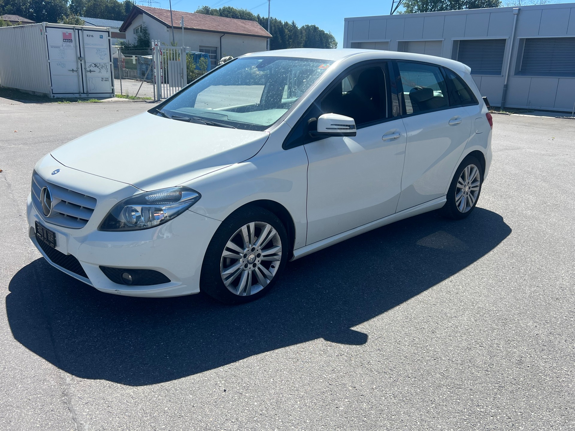MERCEDES-BENZ B 180-image-2