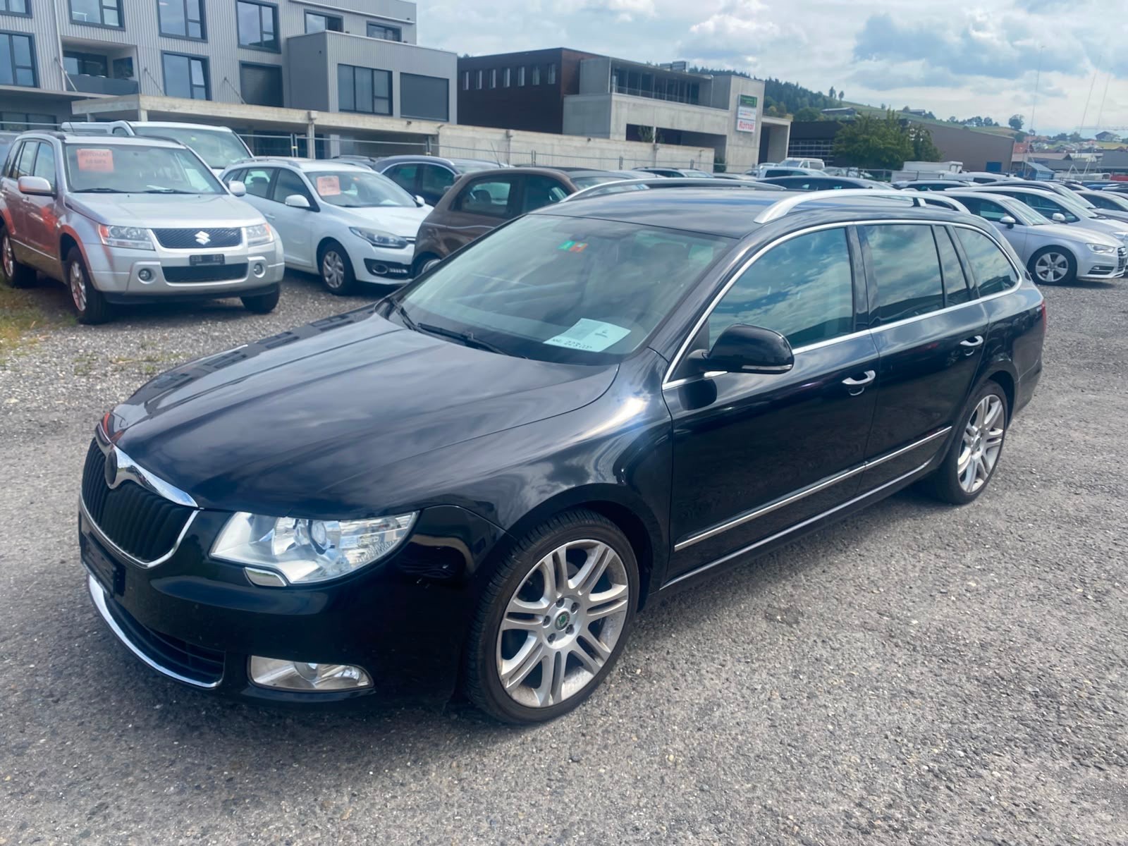 SKODA Superb Combi 2.0 TDi Elegance DSG-image-0