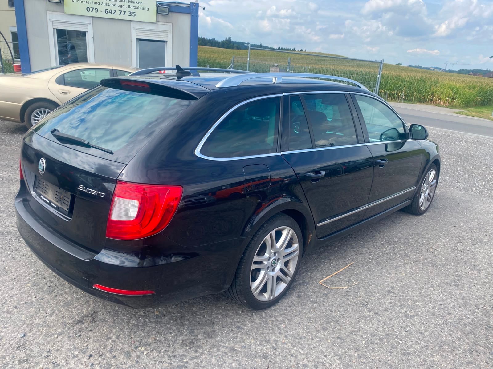 SKODA Superb Combi 2.0 TDi Elegance DSG-image-4