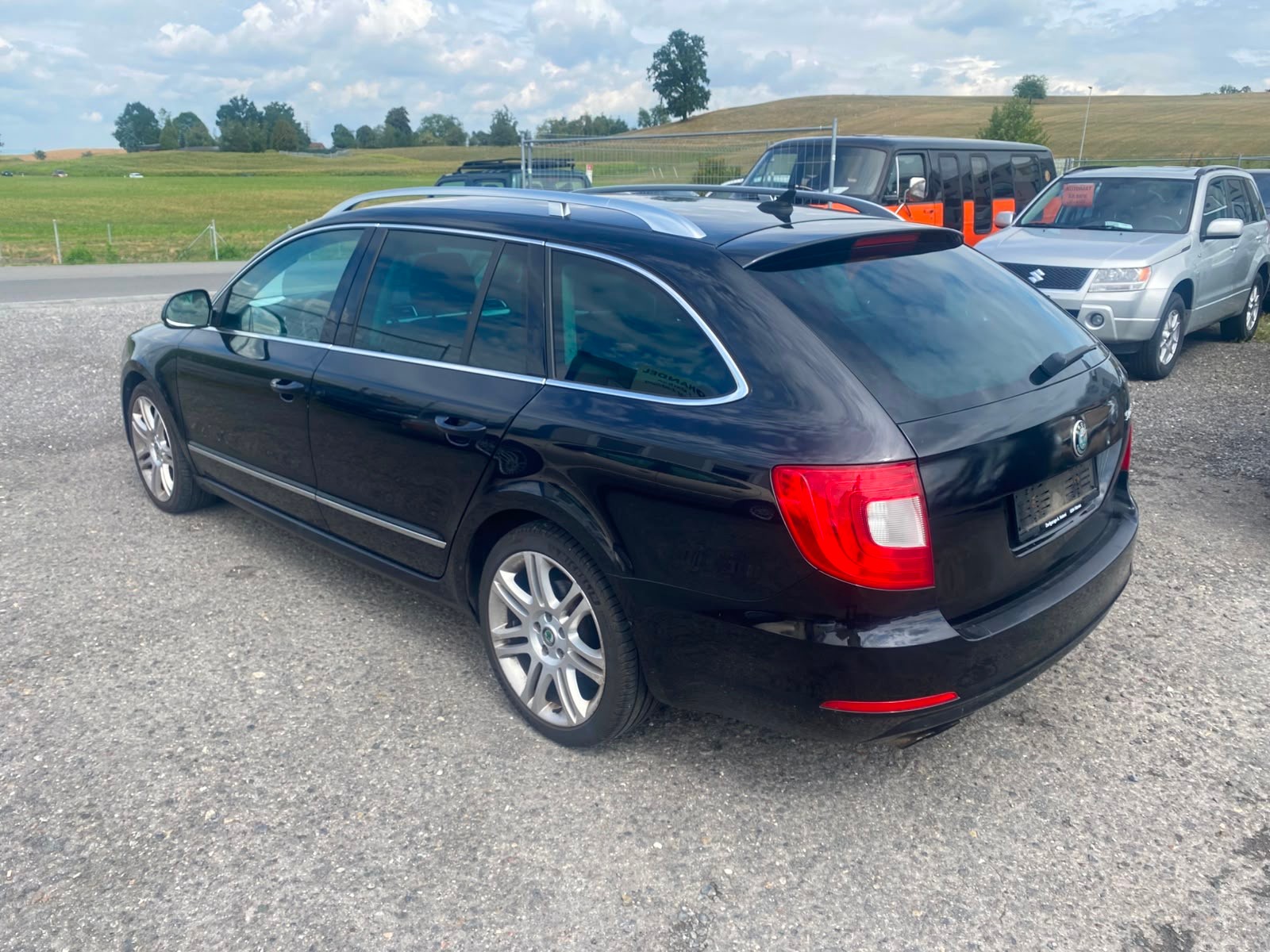 SKODA Superb Combi 2.0 TDi Elegance DSG-image-5