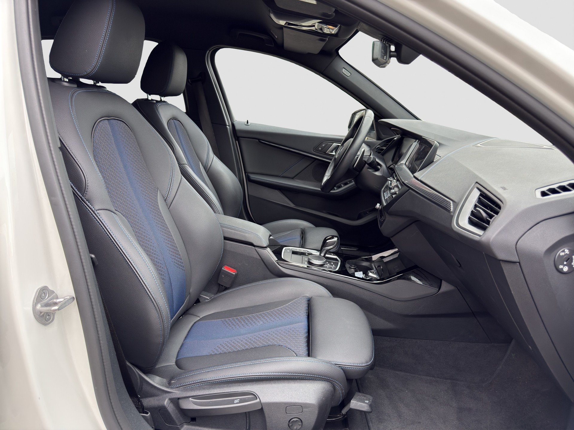 BMW 118d Steptronic M Sport-image-8