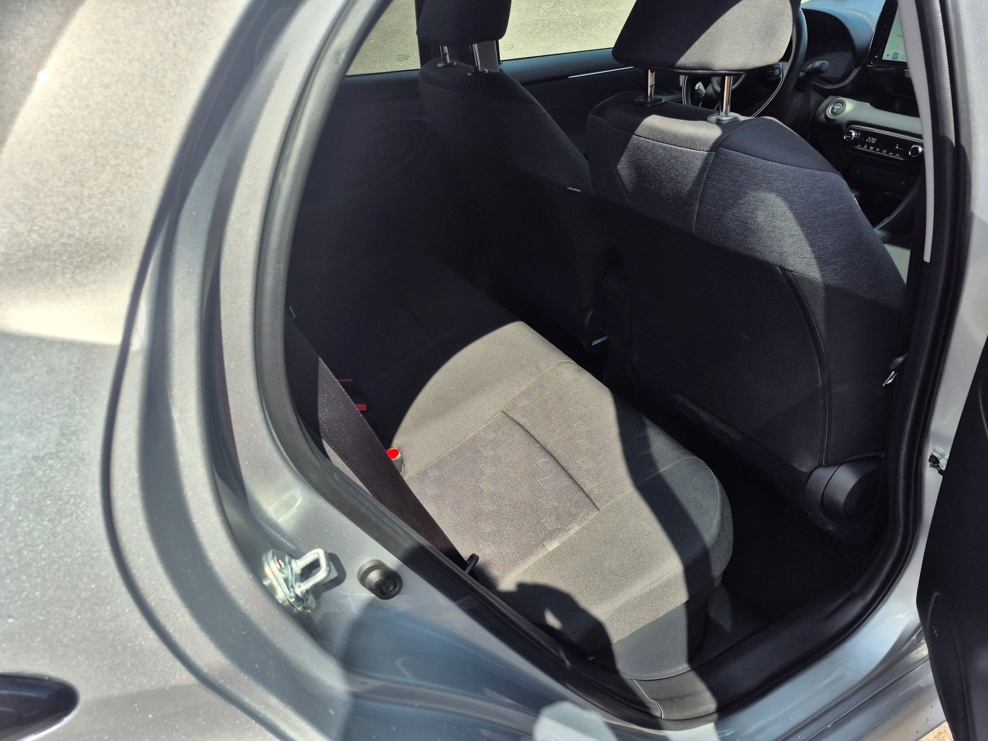 TOYOTA Yaris 1.5 Trend e-CVT-image-11