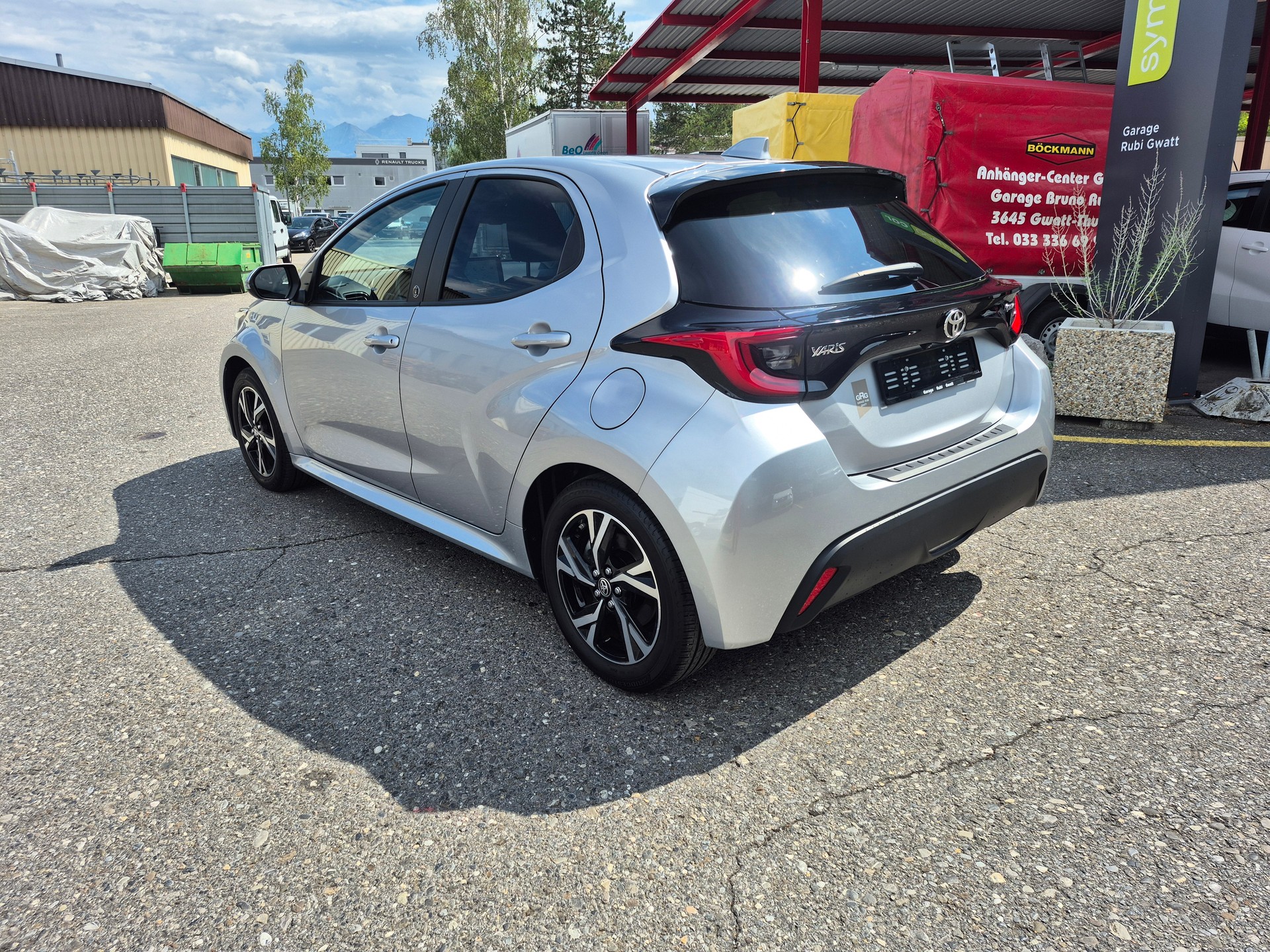TOYOTA Yaris 1.5 Trend e-CVT-image-6