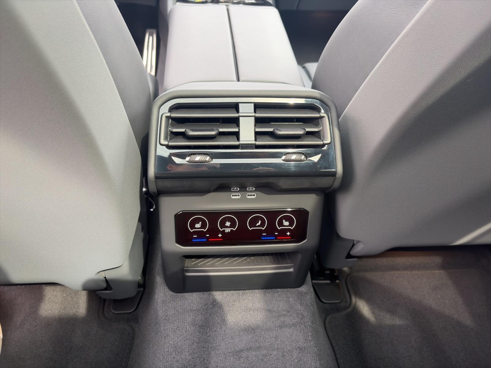 BMW 520d xDrive Touring-image-9