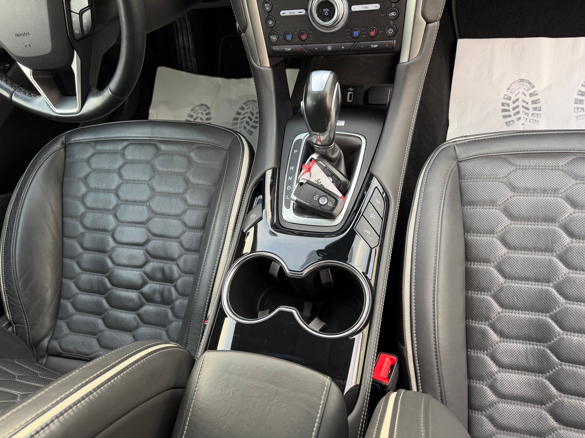 FORD Mondeo 2.0 HEV Vignale eCVT-image-14