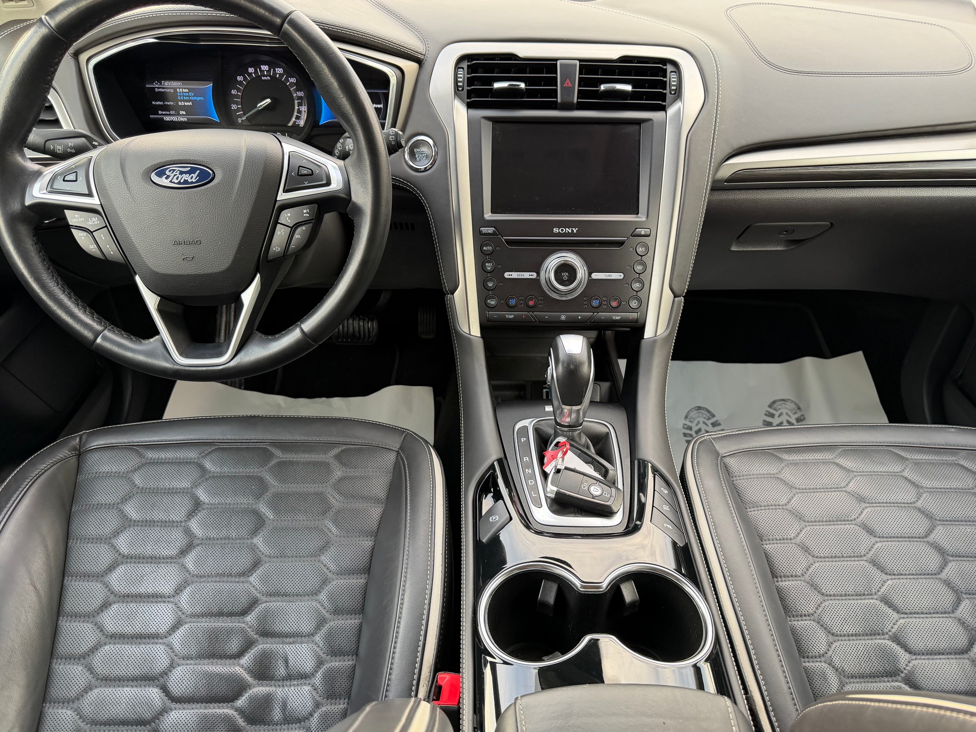 FORD Mondeo 2.0 HEV Vignale eCVT-image-9
