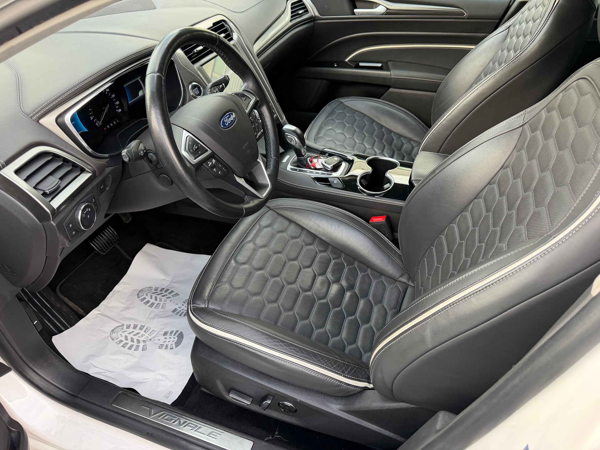FORD Mondeo 2.0 HEV Vignale eCVT-image-7