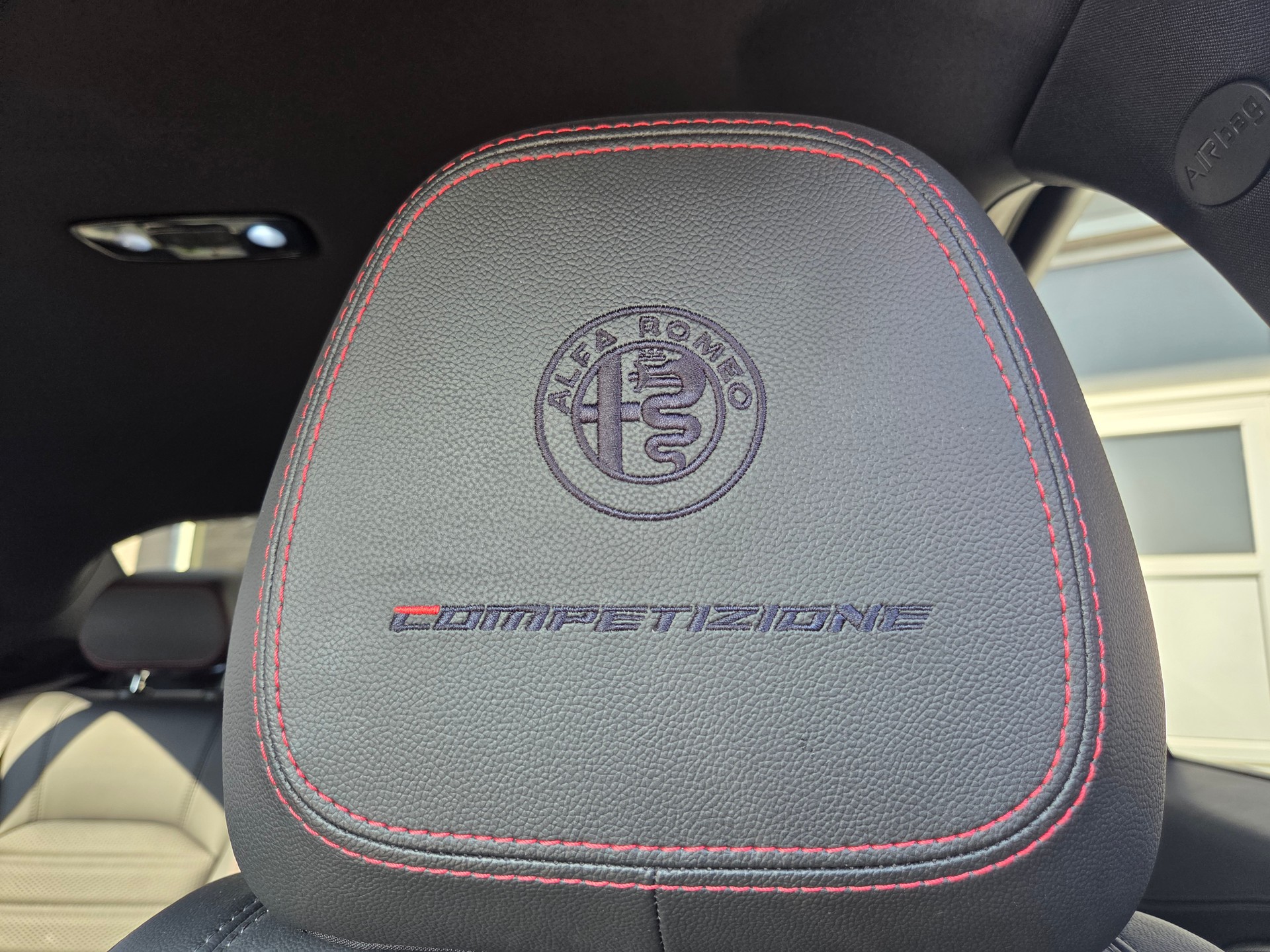 ALFA ROMEO Giulia 2.0 Competizione Q4 AT8-image-10