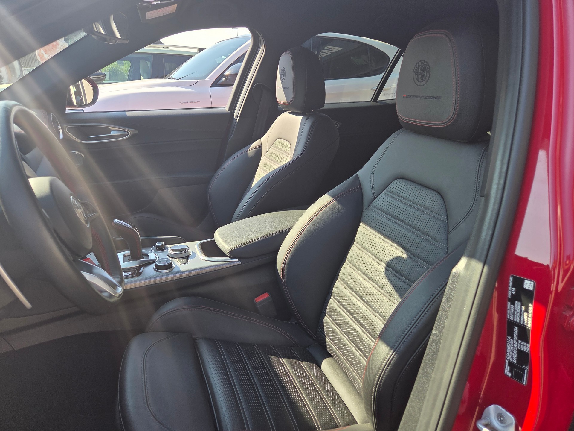 ALFA ROMEO Giulia 2.0 Competizione Q4 AT8-image-9