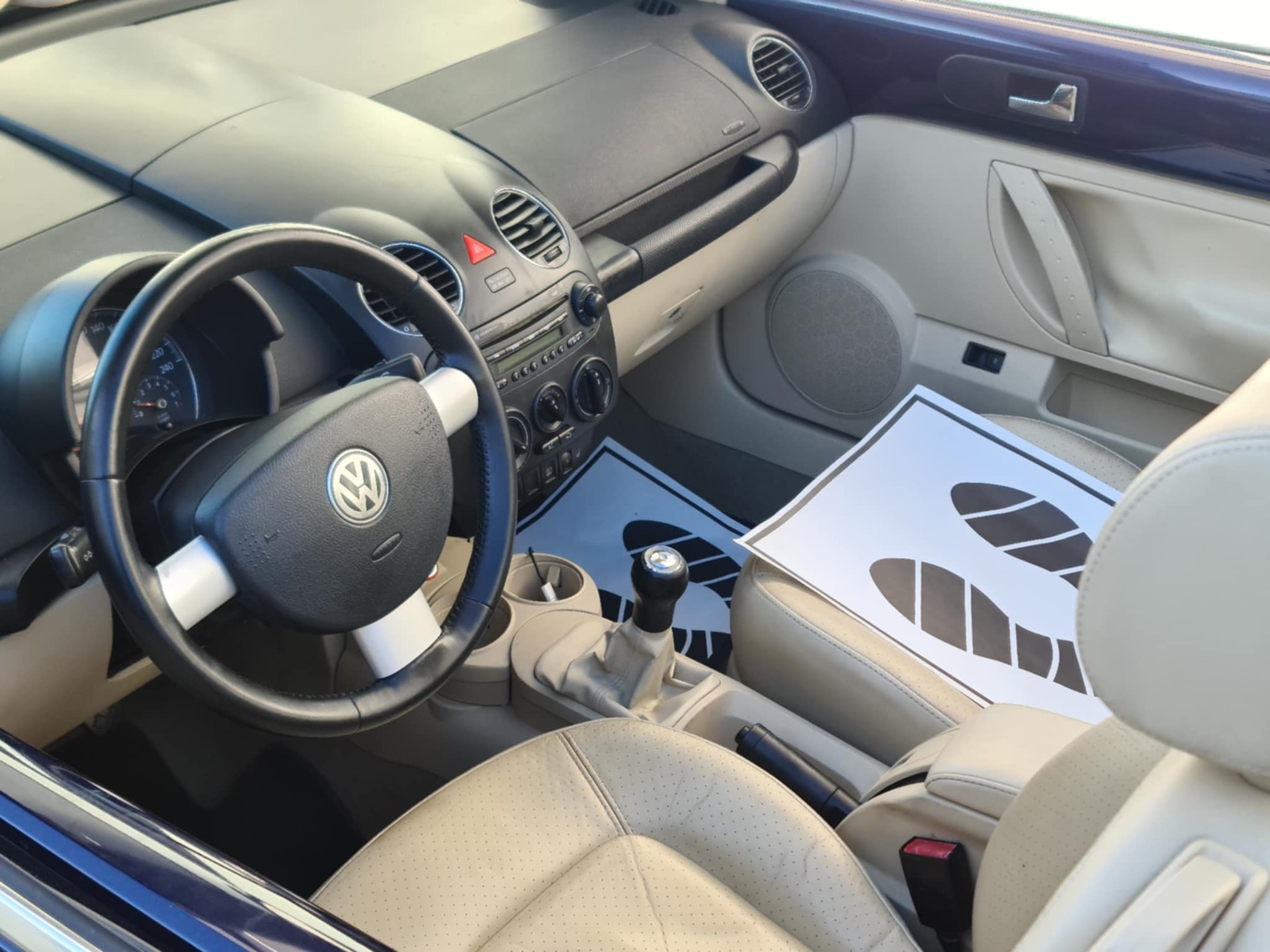 VW Beetle Cabrio 1.8 T-image-10