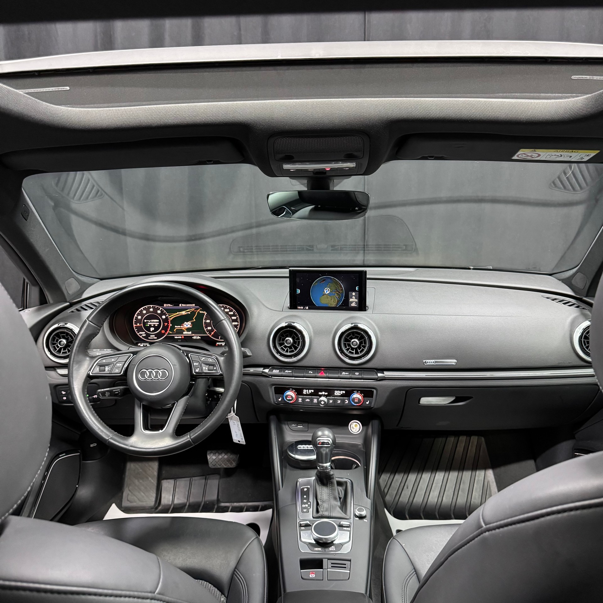 AUDI A3 Sportback 35 TFSI Design S-tronic-image-10