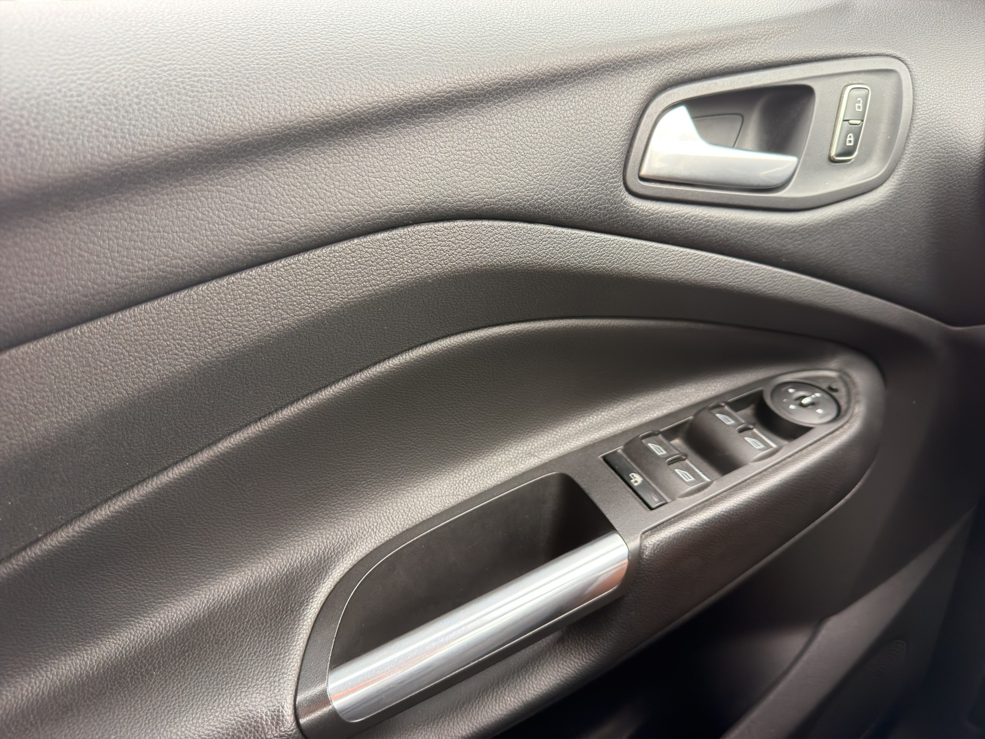 FORD Kuga 1.6 SCTi Titanium 4WD Automatic-image-13