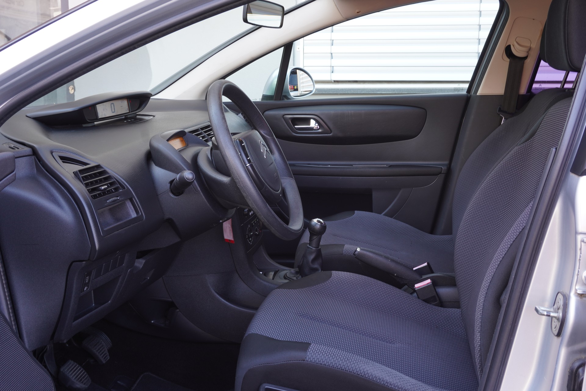 CITROEN Grand C4 Picasso 1.6 HDI 16V Attraction-image-8