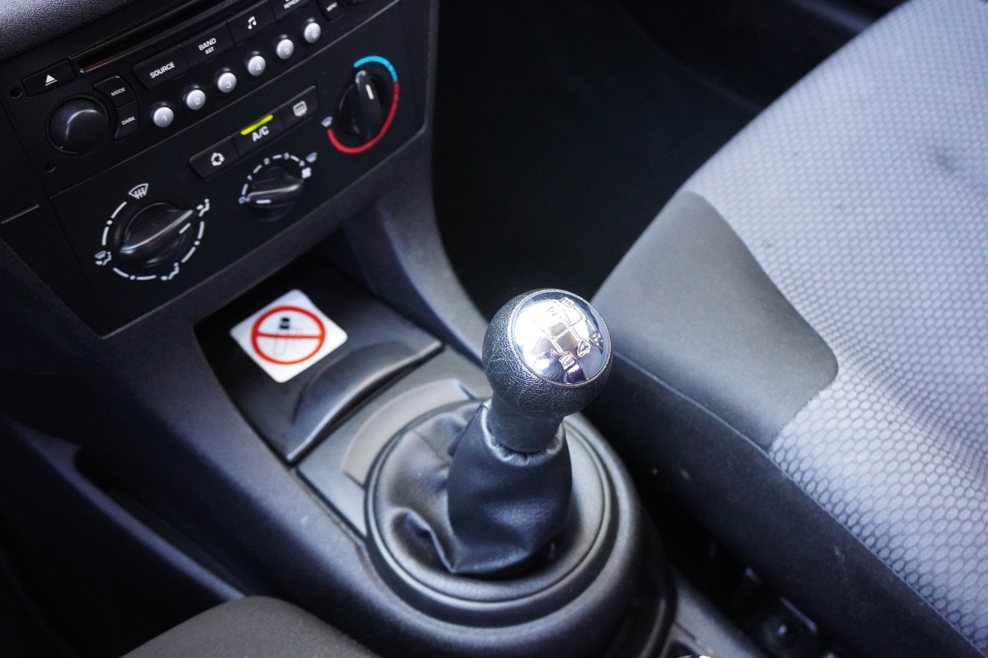 CITROEN Grand C4 Picasso 1.6 HDI 16V Attraction-image-12