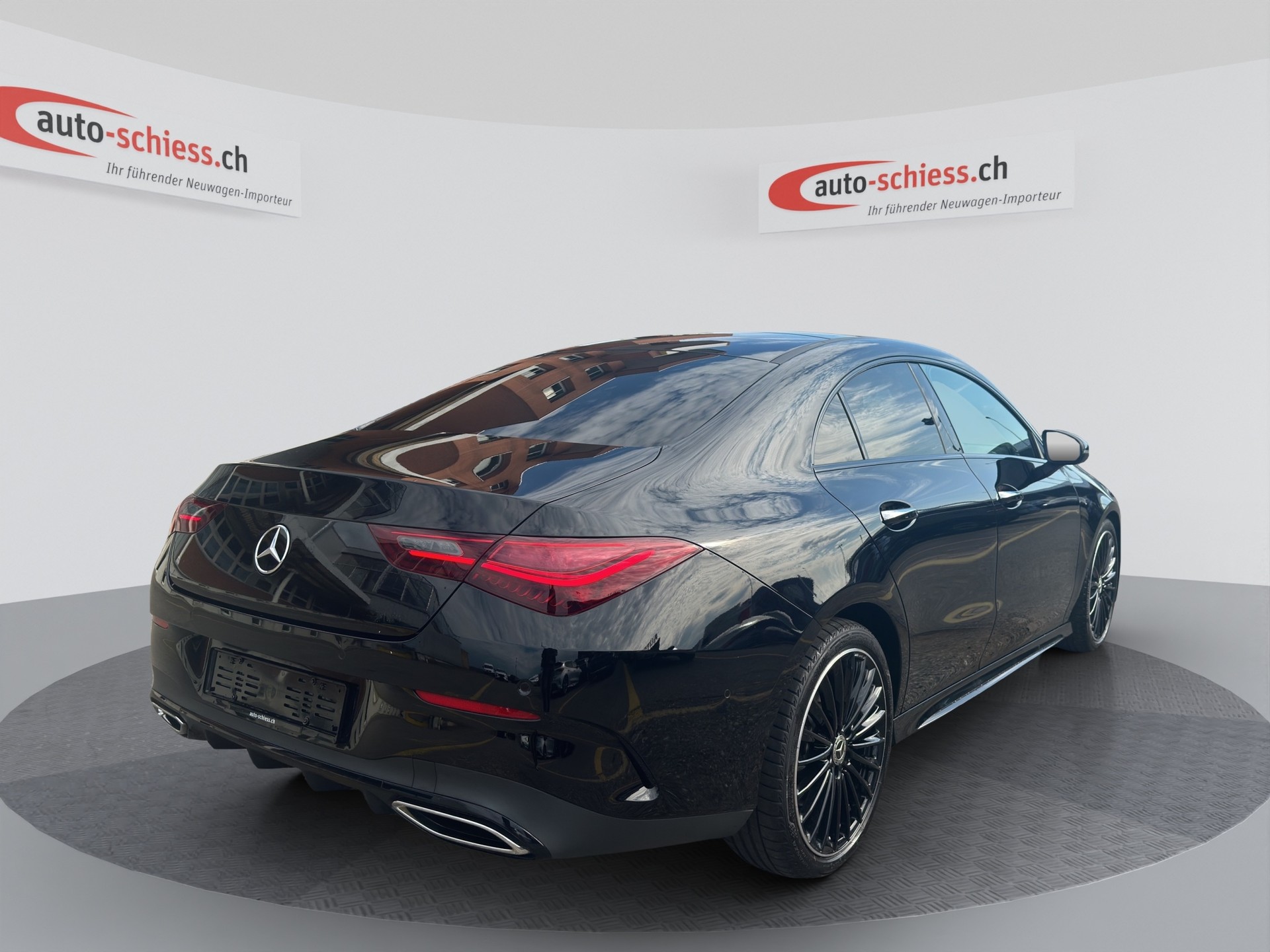 MERCEDES-BENZ CLA 250 4Matic 8G-DCT AMG Line Night-image-4