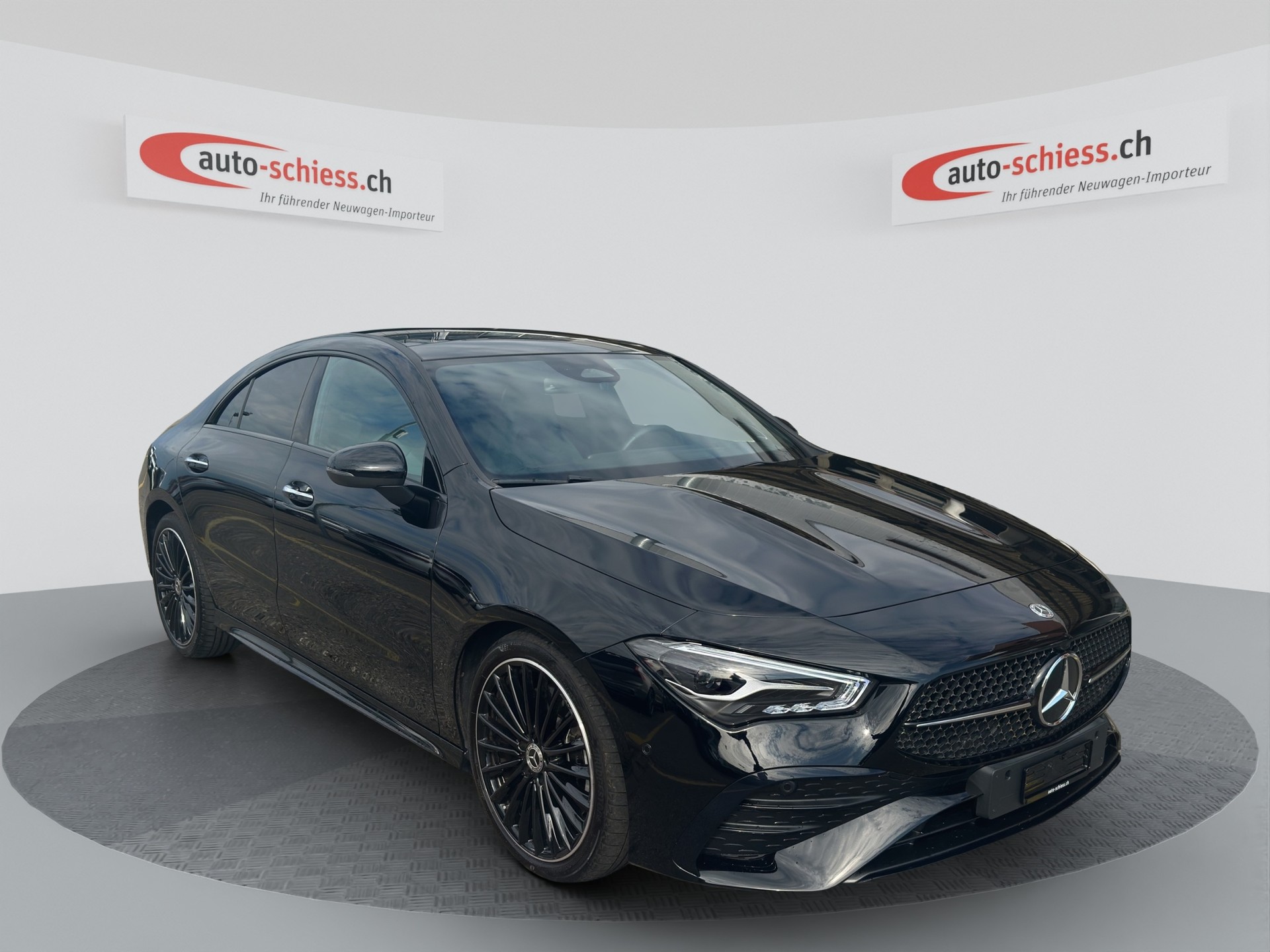 MERCEDES-BENZ CLA 250 4Matic 8G-DCT AMG Line Night-showroom-element-3