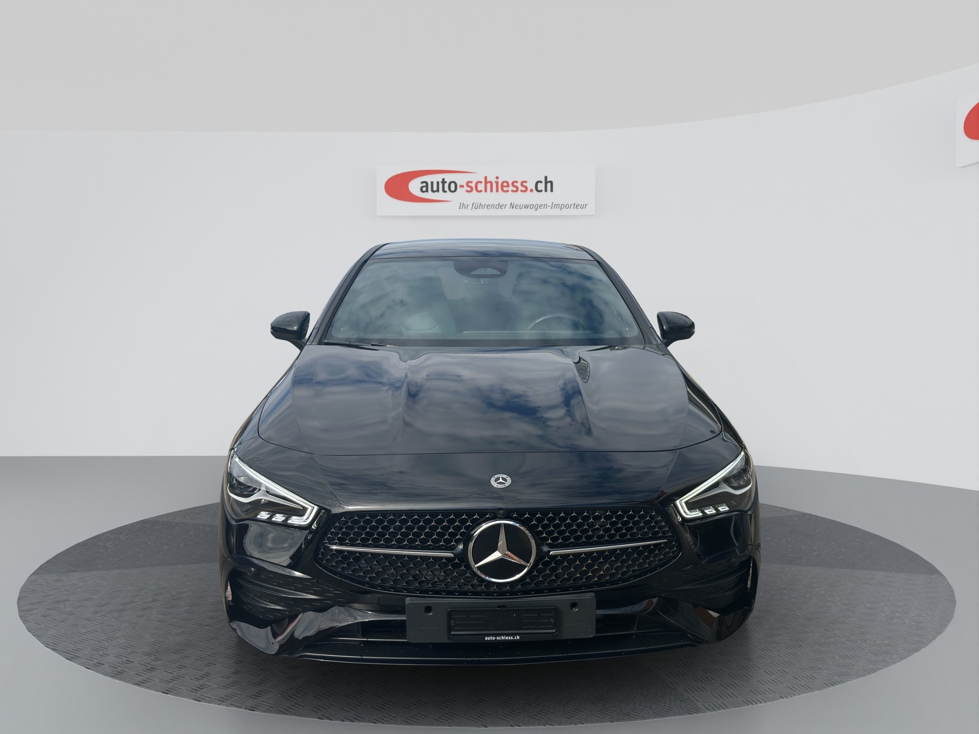 MERCEDES-BENZ CLA 250 4Matic 8G-DCT AMG Line Night-showroom-element-1