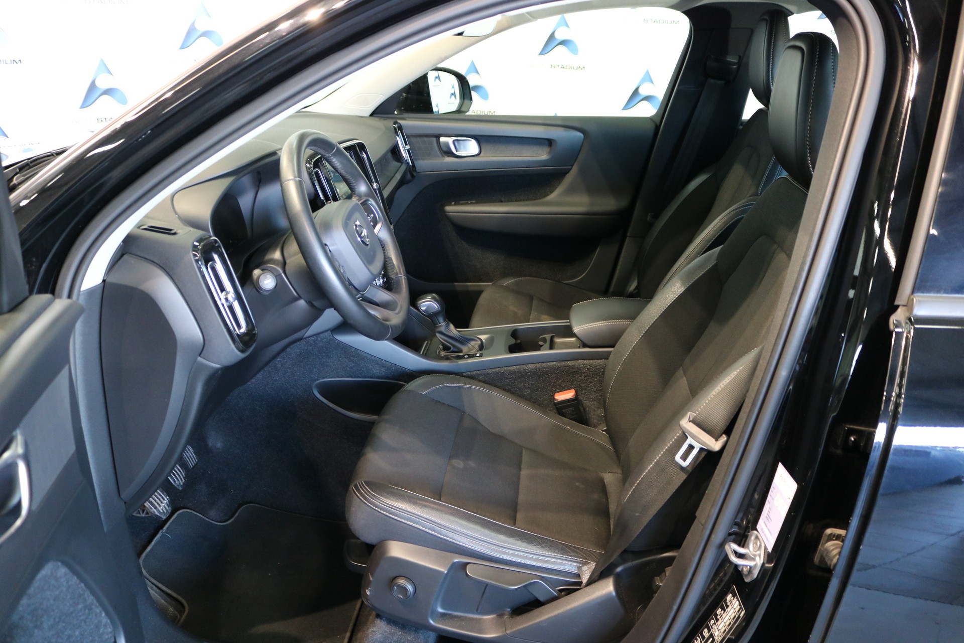 VOLVO XC40 D3 Inscription-image-15