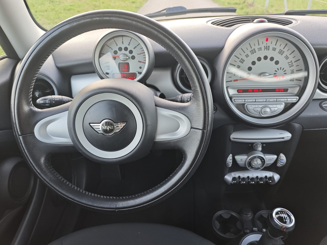 MINI Cooper-image-18