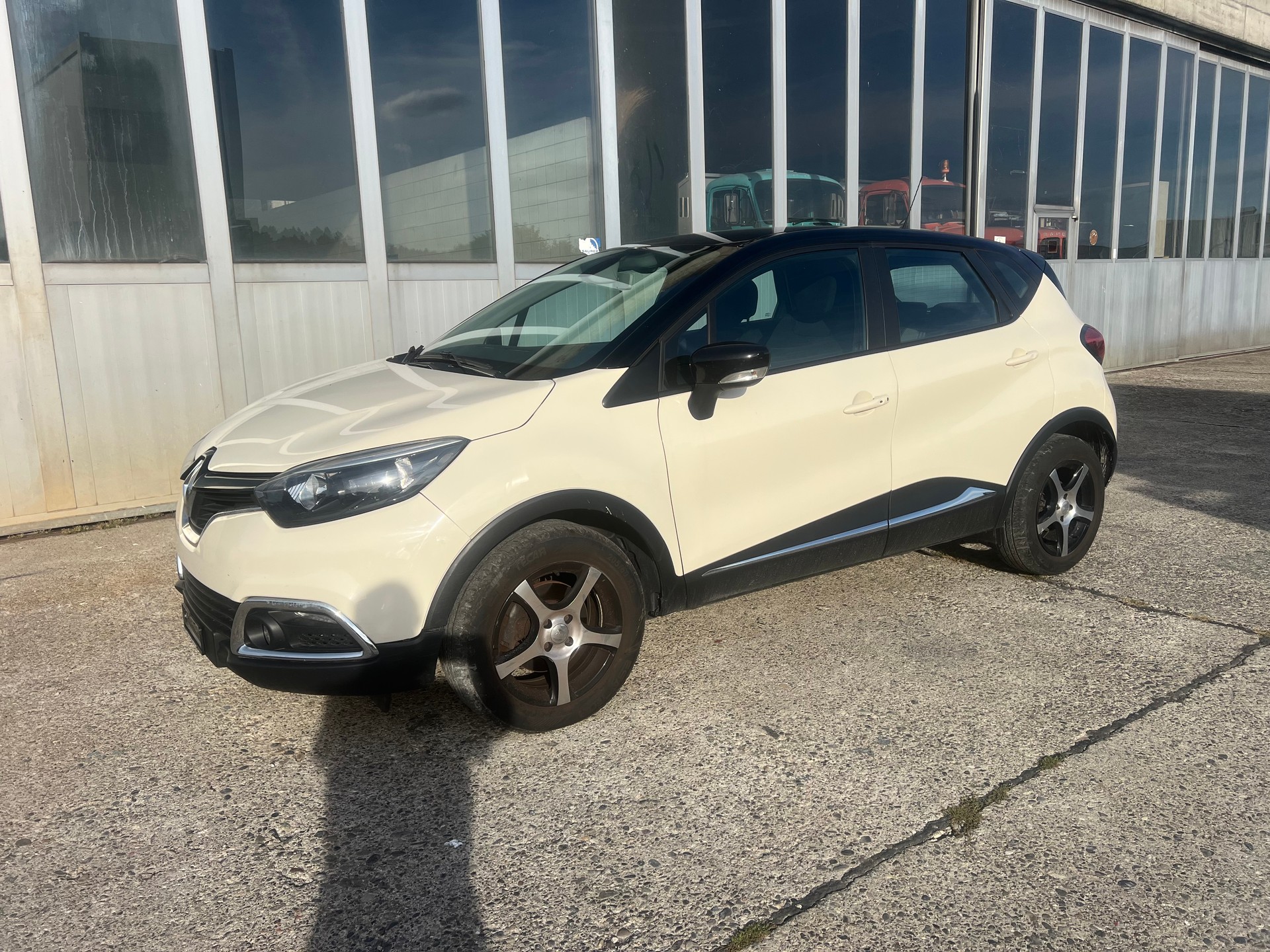 RENAULT Captur 1.2 T 16V Dynamique EDC-image-2