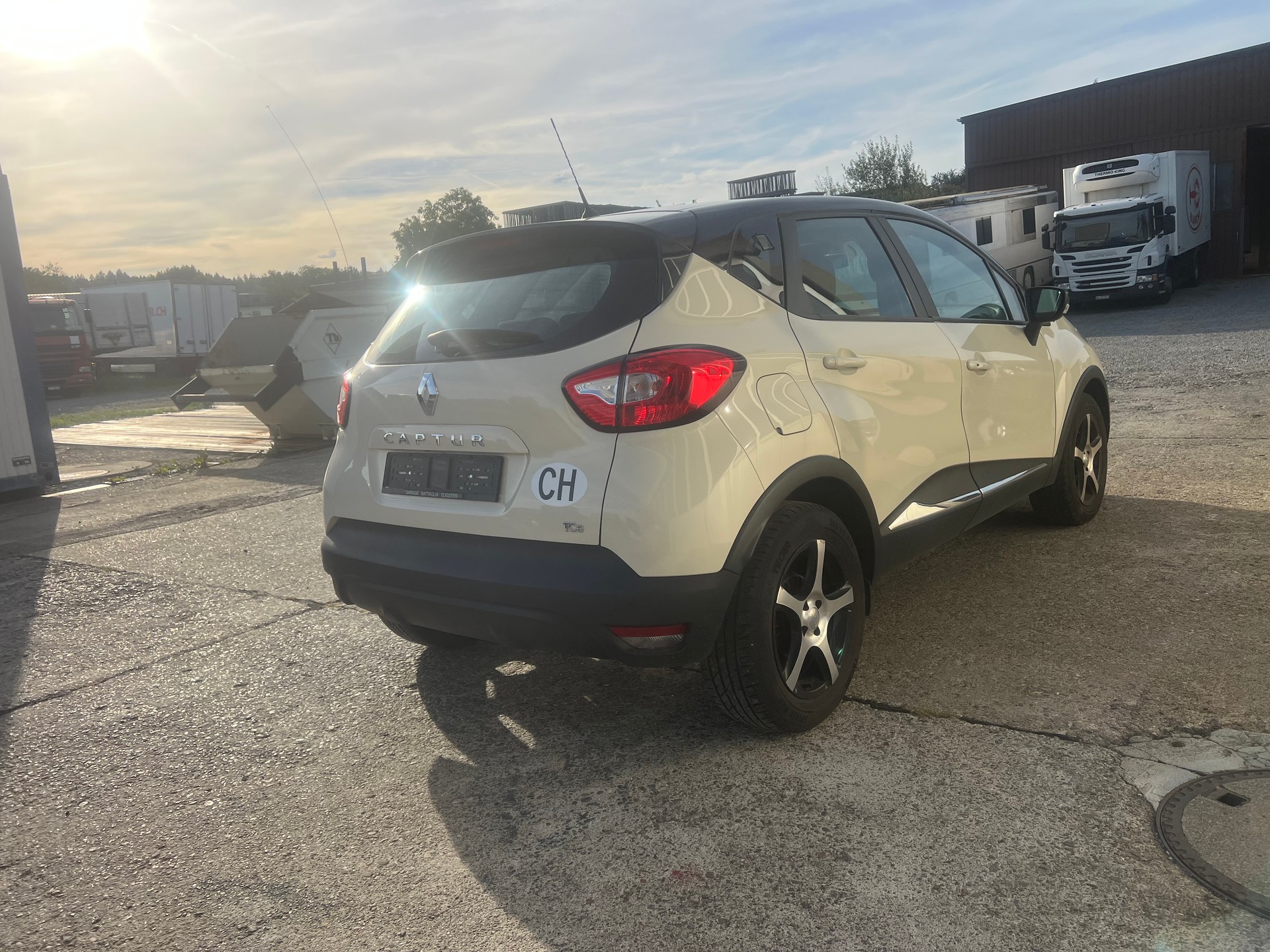 RENAULT Captur 1.2 T 16V Dynamique EDC-image-3