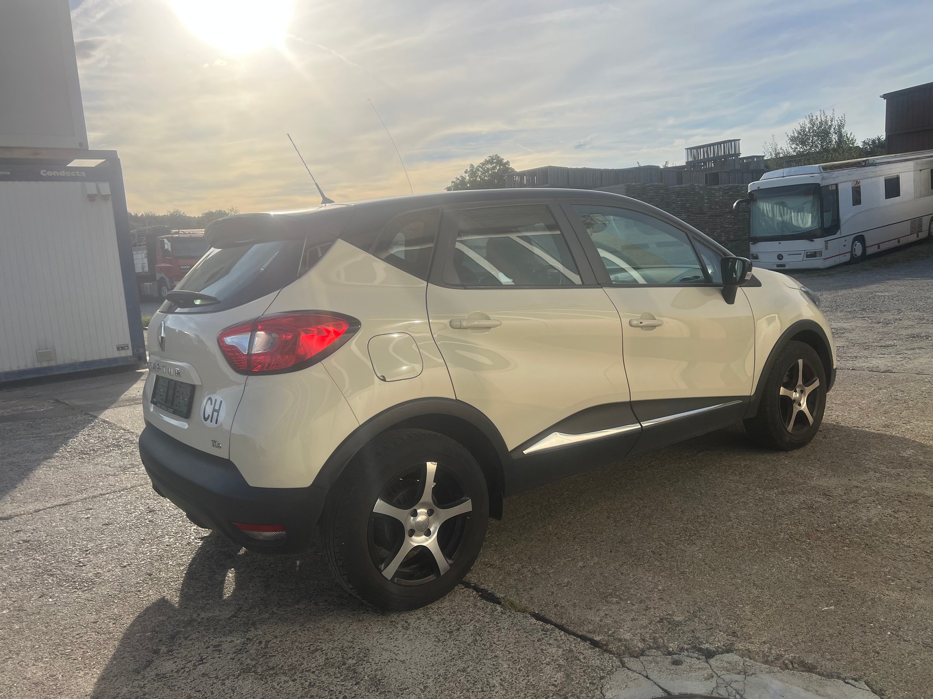 RENAULT Captur 1.2 T 16V Dynamique EDC-image-6